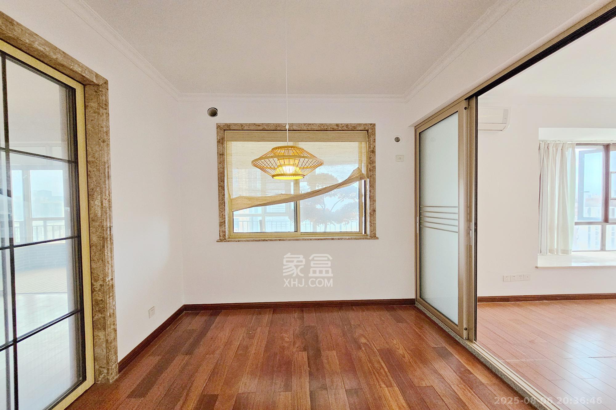 融科檀香山(融科紫檀、香山国际)  4室2厅2卫    189.0万 融科檀香山(融科紫檀、香山国际)  4室2厅2卫    189.0万卧室