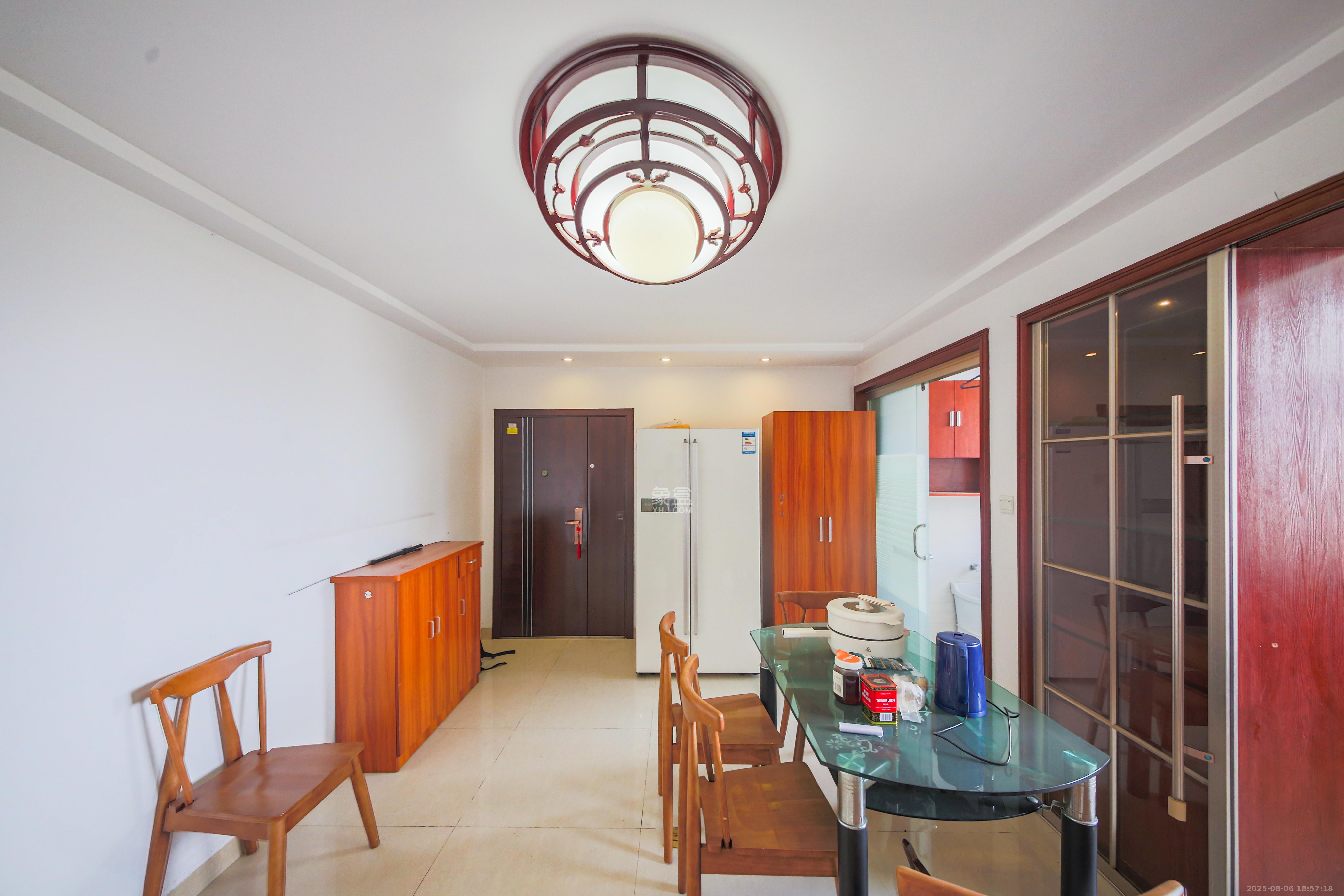 青园 3室2厅2卫 140.0万 青园 3室2厅2卫 140.0万客厅