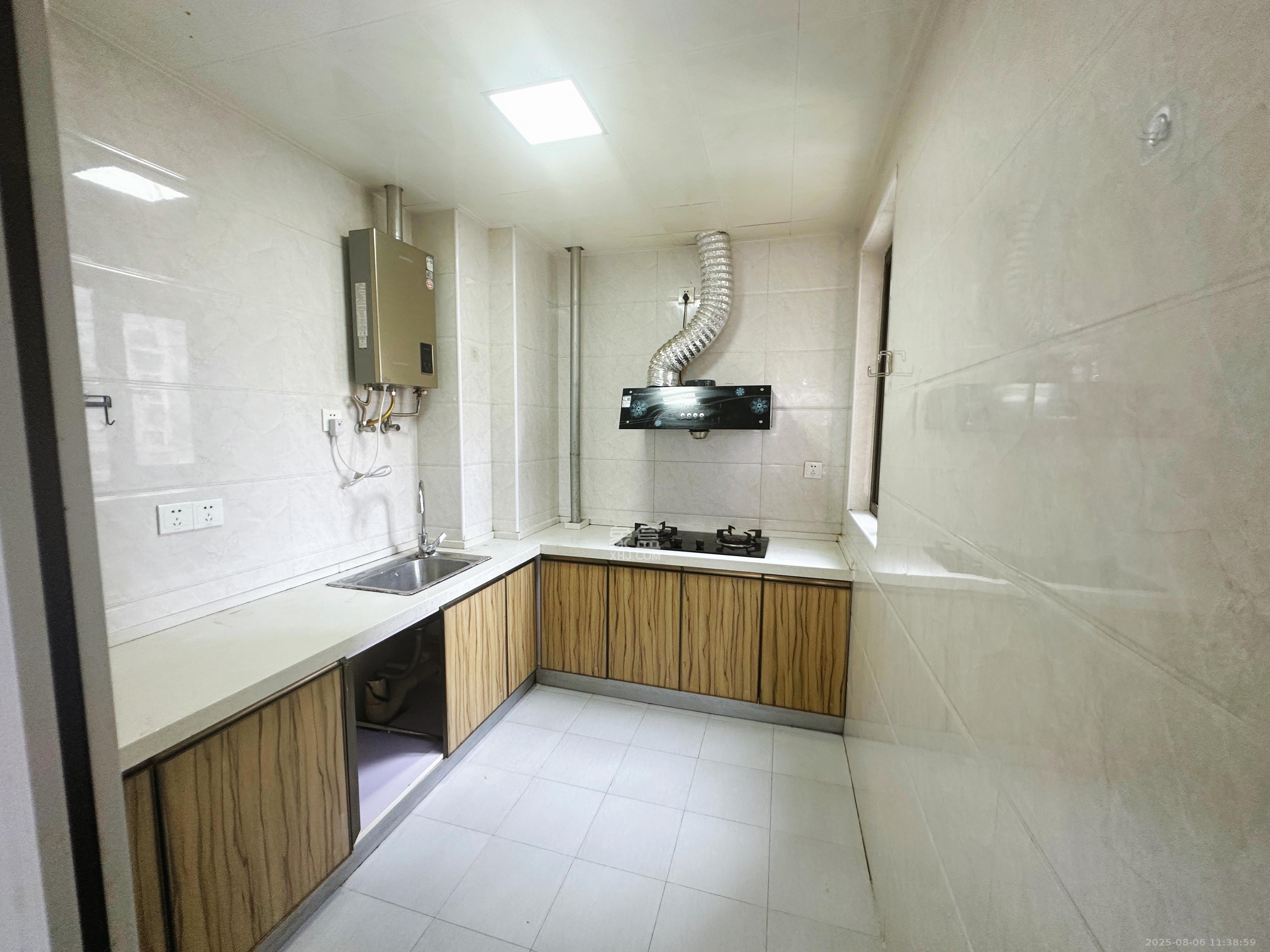 融创融公馆(融创臻苑) 4室2厅2卫 2100.0元/月 融创融公馆(融创臻苑) 4室2厅2卫 2100.0元/月室内图