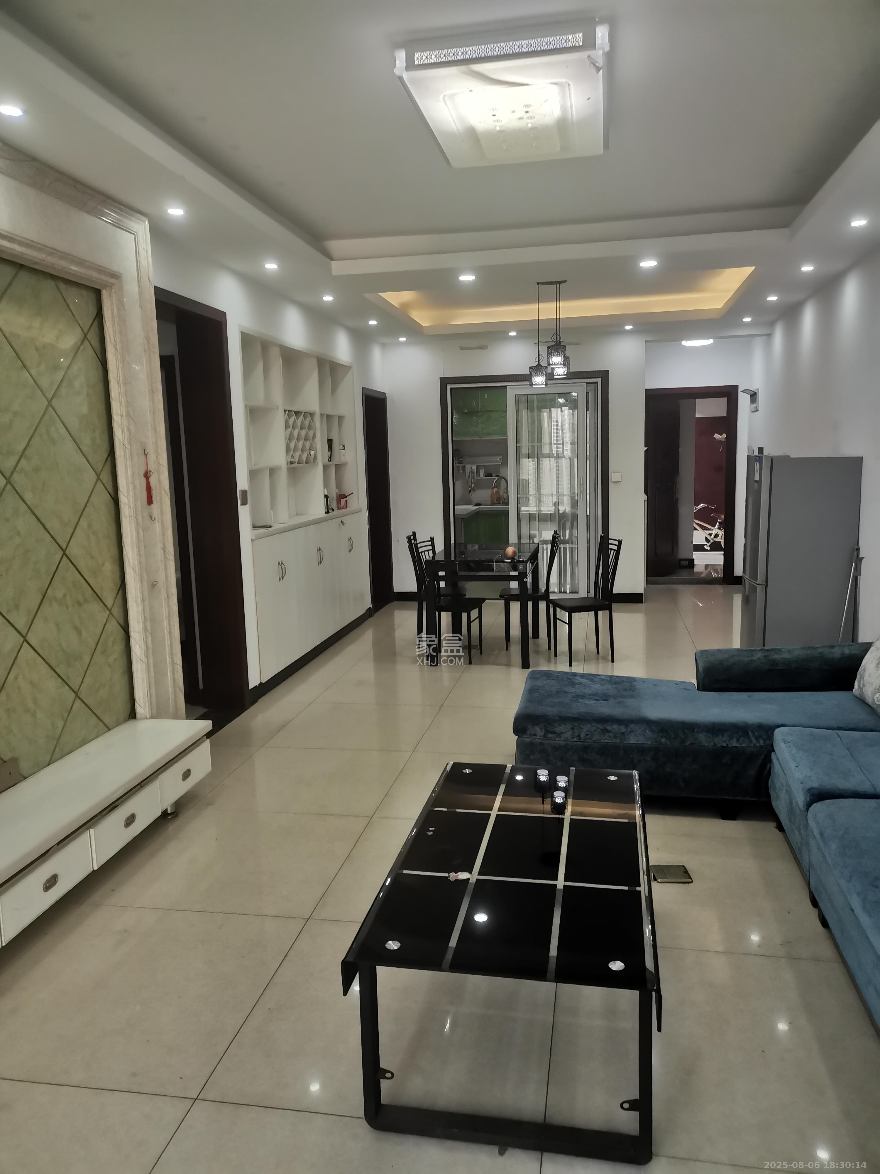 富春山 3室2厅2卫 2400.0元/月 富春山 3室2厅2卫 2400.0元/月室内图