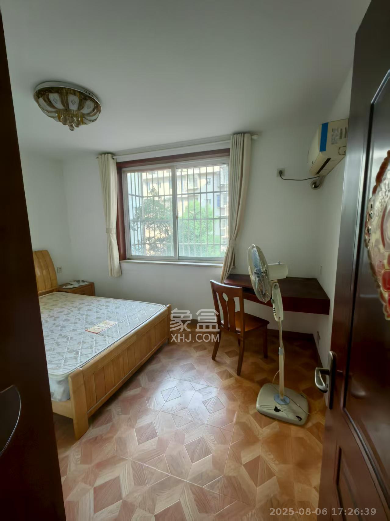 麓谷锦和园 3室2厅1卫 2200.0元/月 麓谷锦和园 3室2厅1卫 2200.0元/月室内图