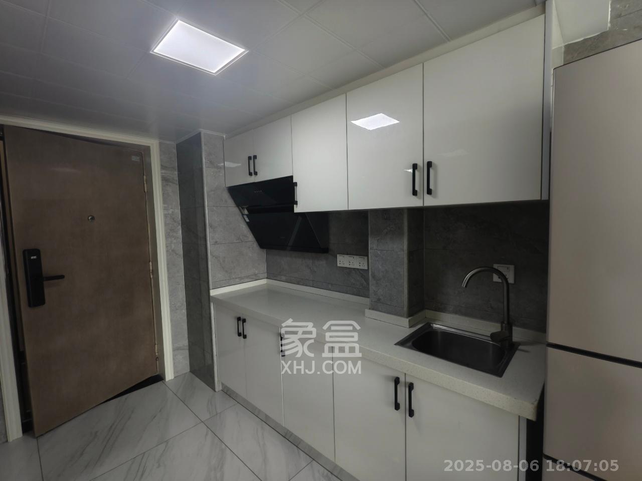 荣盛花语书苑 1室1厅1卫 2100.0元/月 荣盛花语书苑 1室1厅1卫 2100.0元/月室内图