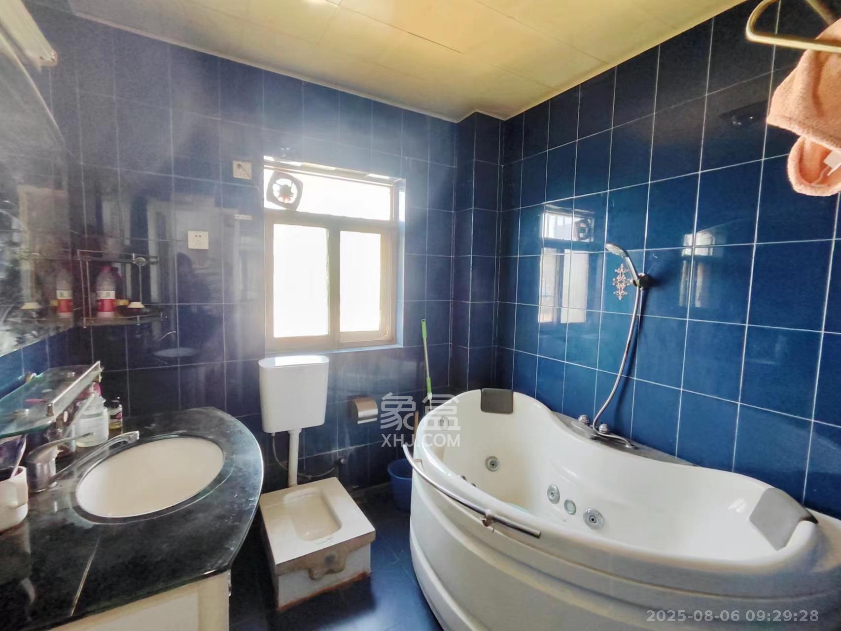 新世纪家园 3室2厅2卫 2200.0元/月 新世纪家园 3室2厅2卫 2200.0元/月室内图