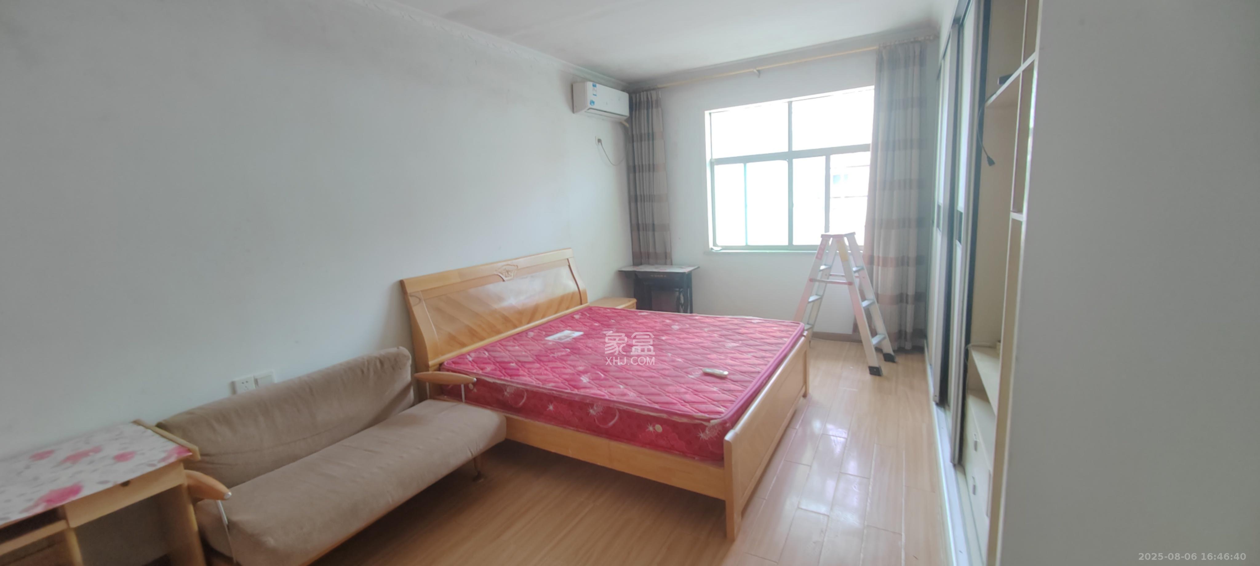 青青家园 3室2厅2卫 1600.0元/月 青青家园 3室2厅2卫 1600.0元/月室内图