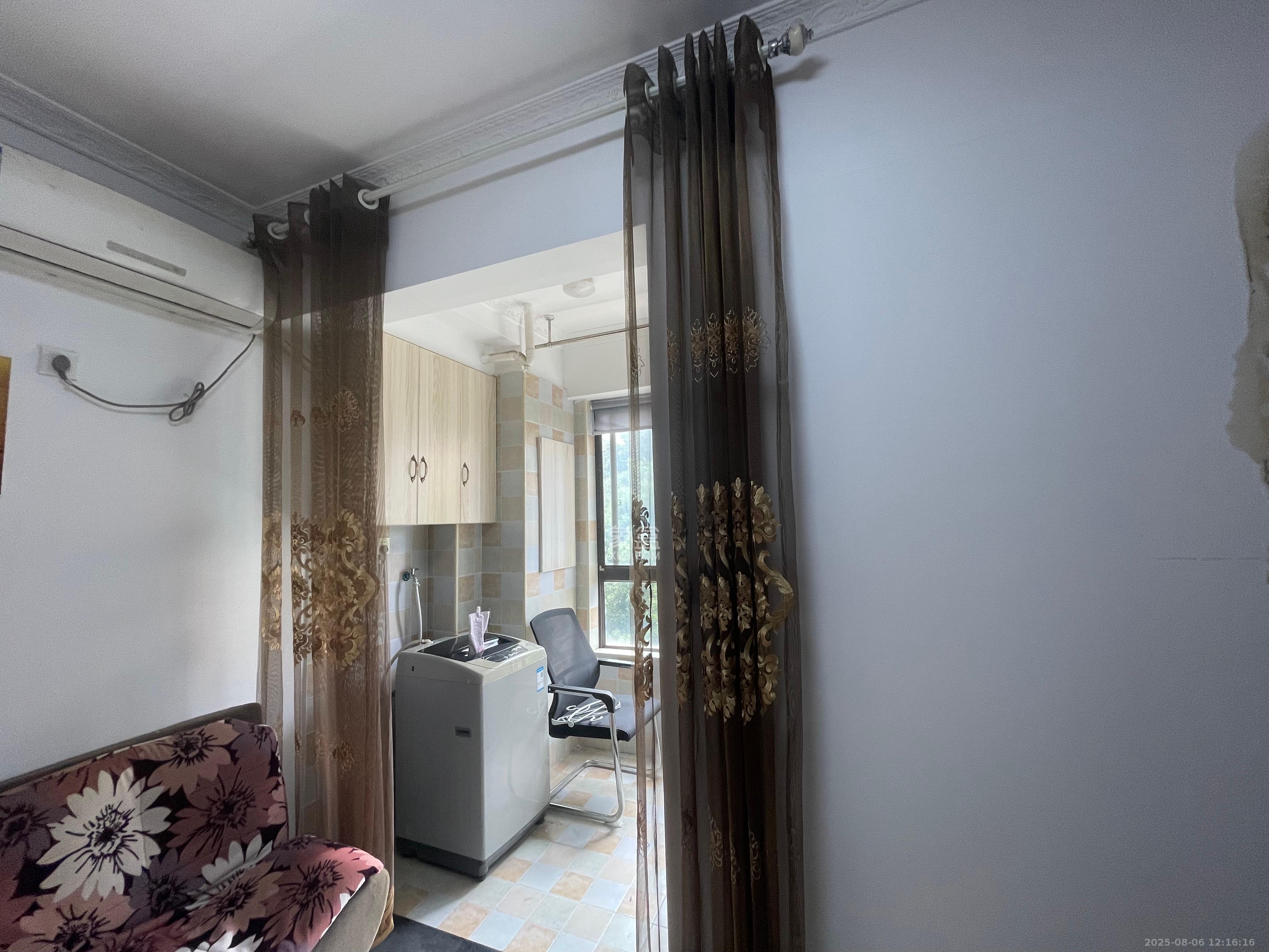 中信凯旋蓝岸（中信新城三期）  1室1厅1卫    1200.0元/月室内图