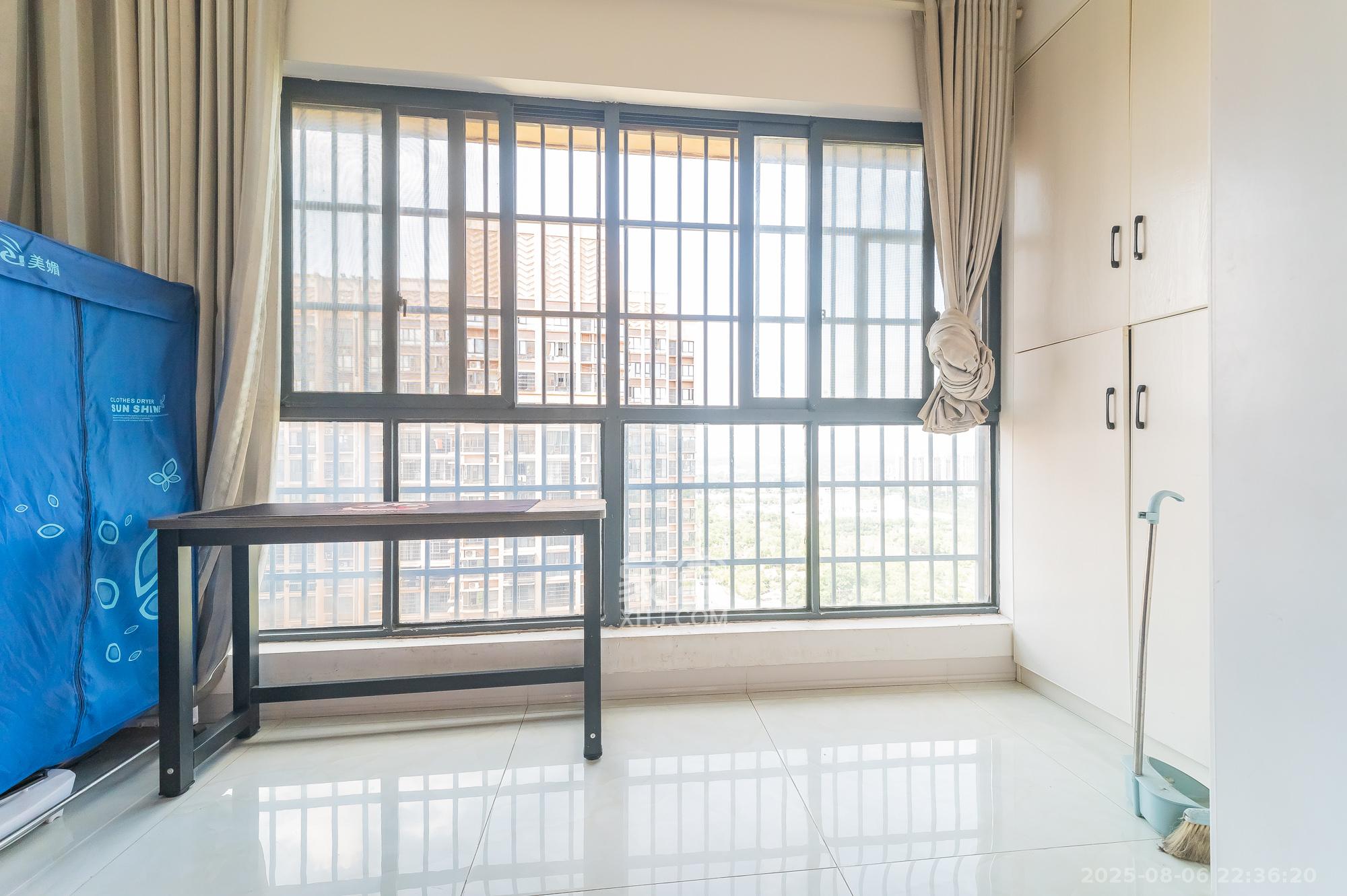 深业睿城 3室2厅2卫 92.0万 深业睿城 3室2厅2卫 92.0万阳台