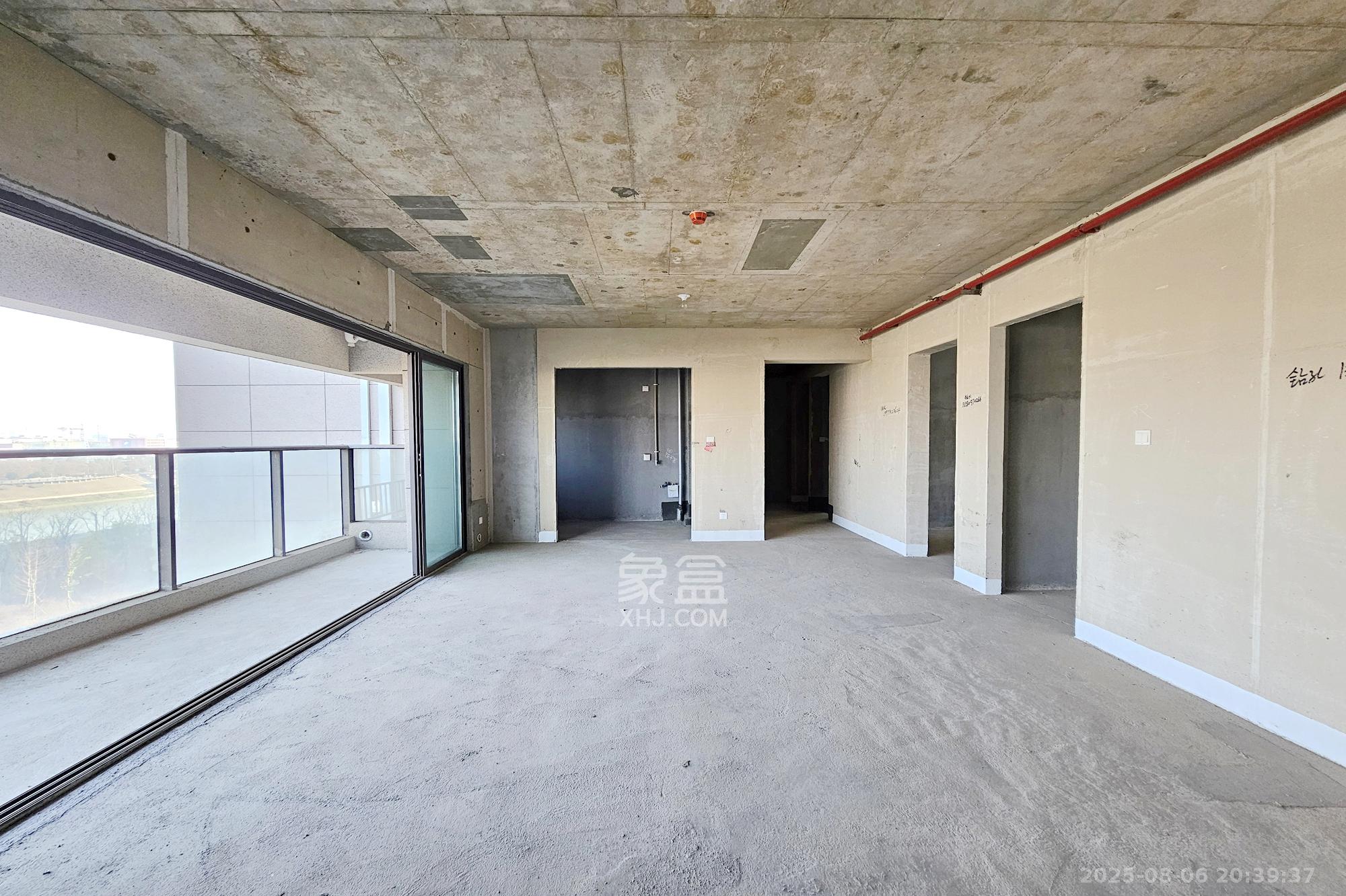 阳光城尚东湾凌云府 4室2厅2卫 185.0万 阳光城尚东湾凌云府 4室2厅2卫 185.0万客厅