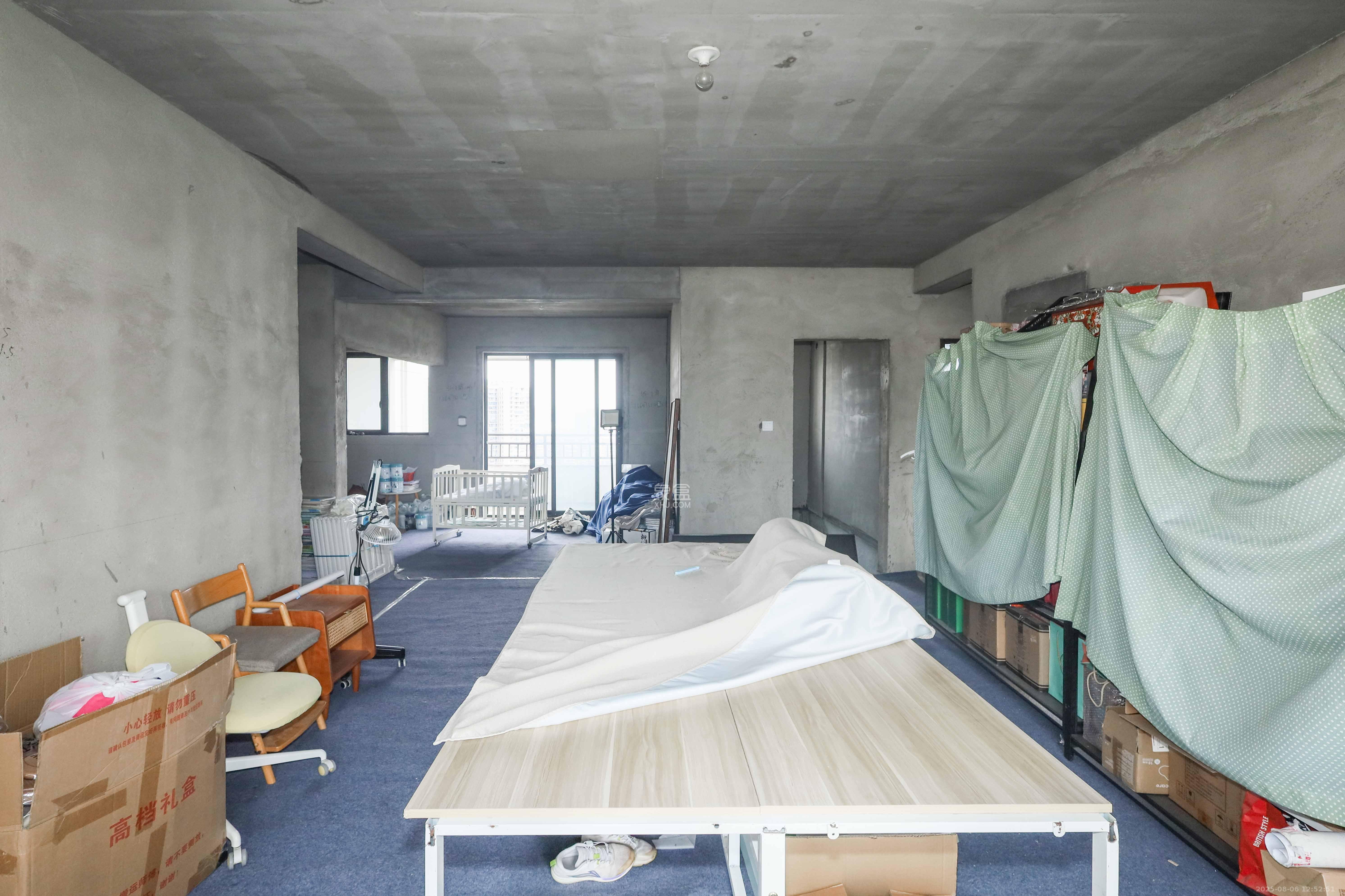 惠天然梅岭国际 4室2厅2卫 185.0万 惠天然梅岭国际 4室2厅2卫 185.0万客厅