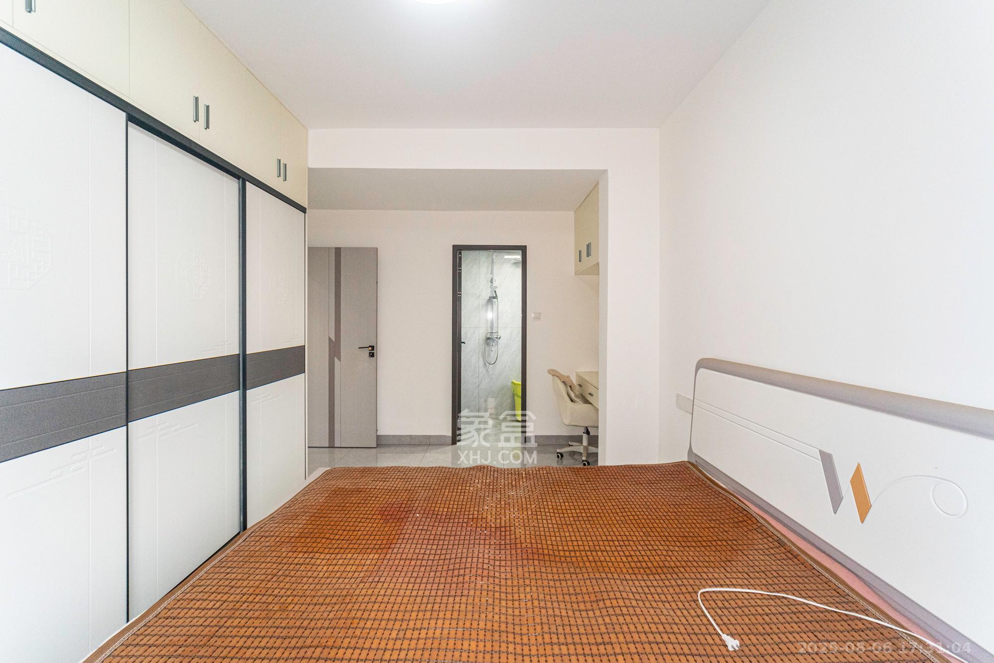 盛地东方芯府 3室2厅1卫 79.8万 盛地东方芯府 3室2厅1卫 79.8万卧室