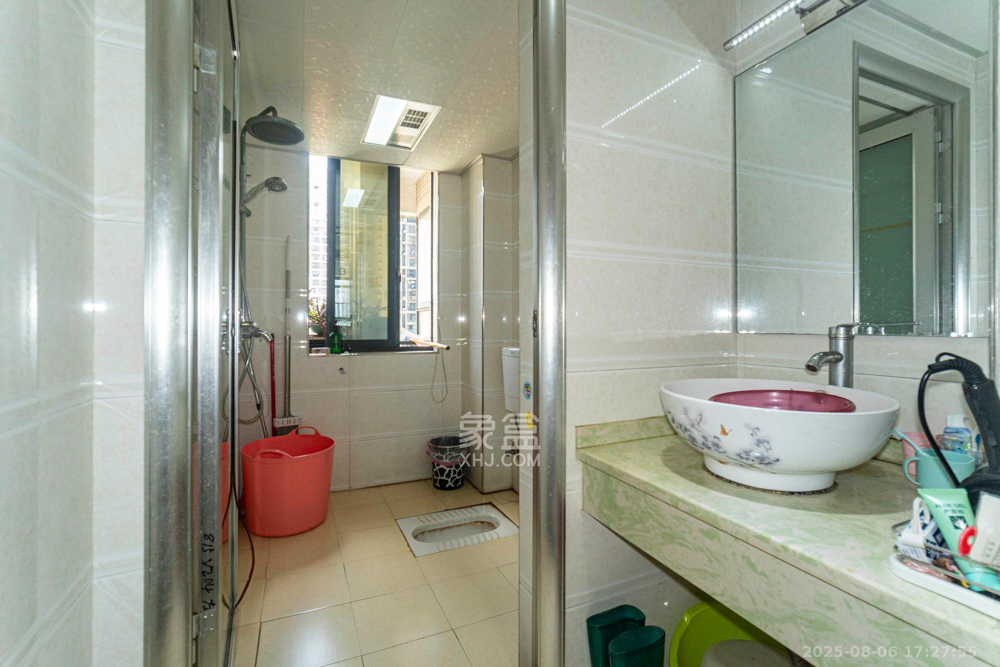 花样年华  4室2厅2卫    90.0万 花样年华  4室2厅2卫    90.0万卫生间