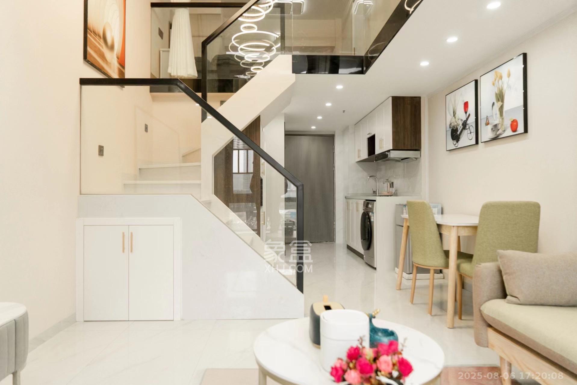 藏珑湖上公馆 1室1厅1卫 2600.0元/月 藏珑湖上公馆 1室1厅1卫 2600.0元/月室内图