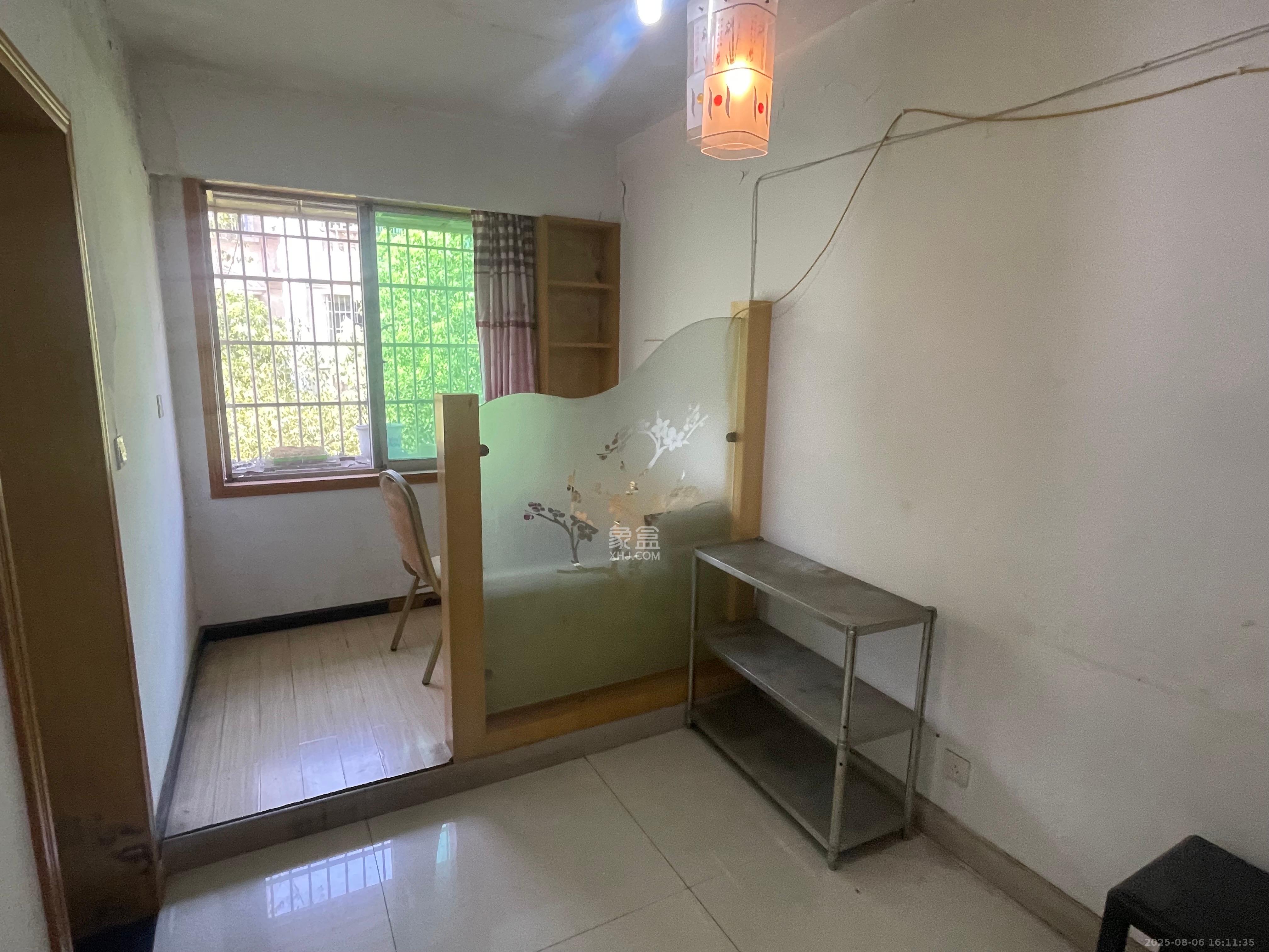 中南汽车世界  2室2厅1卫    1188.0元/月室内图