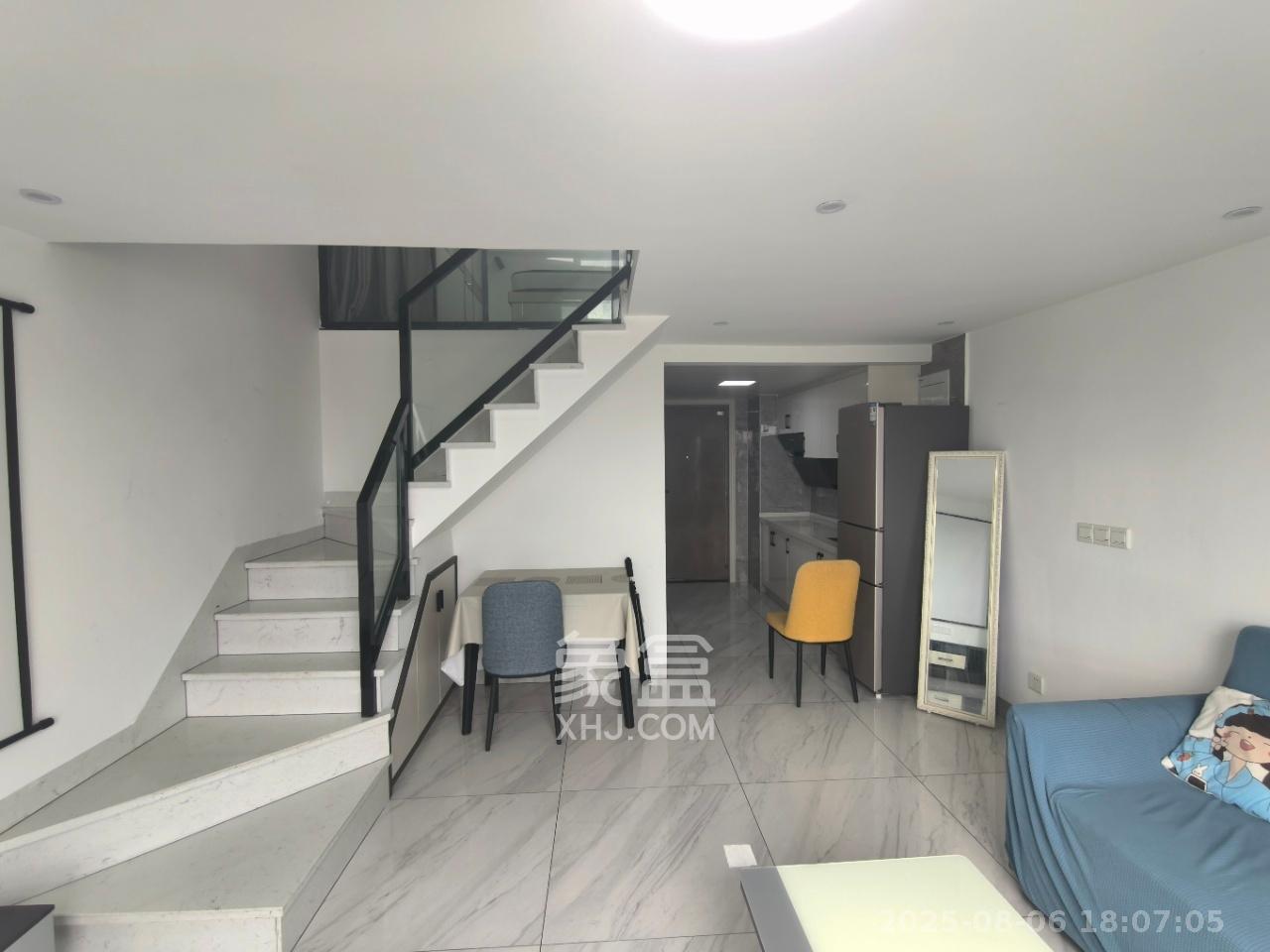 荣盛花语书苑 1室1厅1卫 2100.0元/月 荣盛花语书苑 1室1厅1卫 2100.0元/月室内图