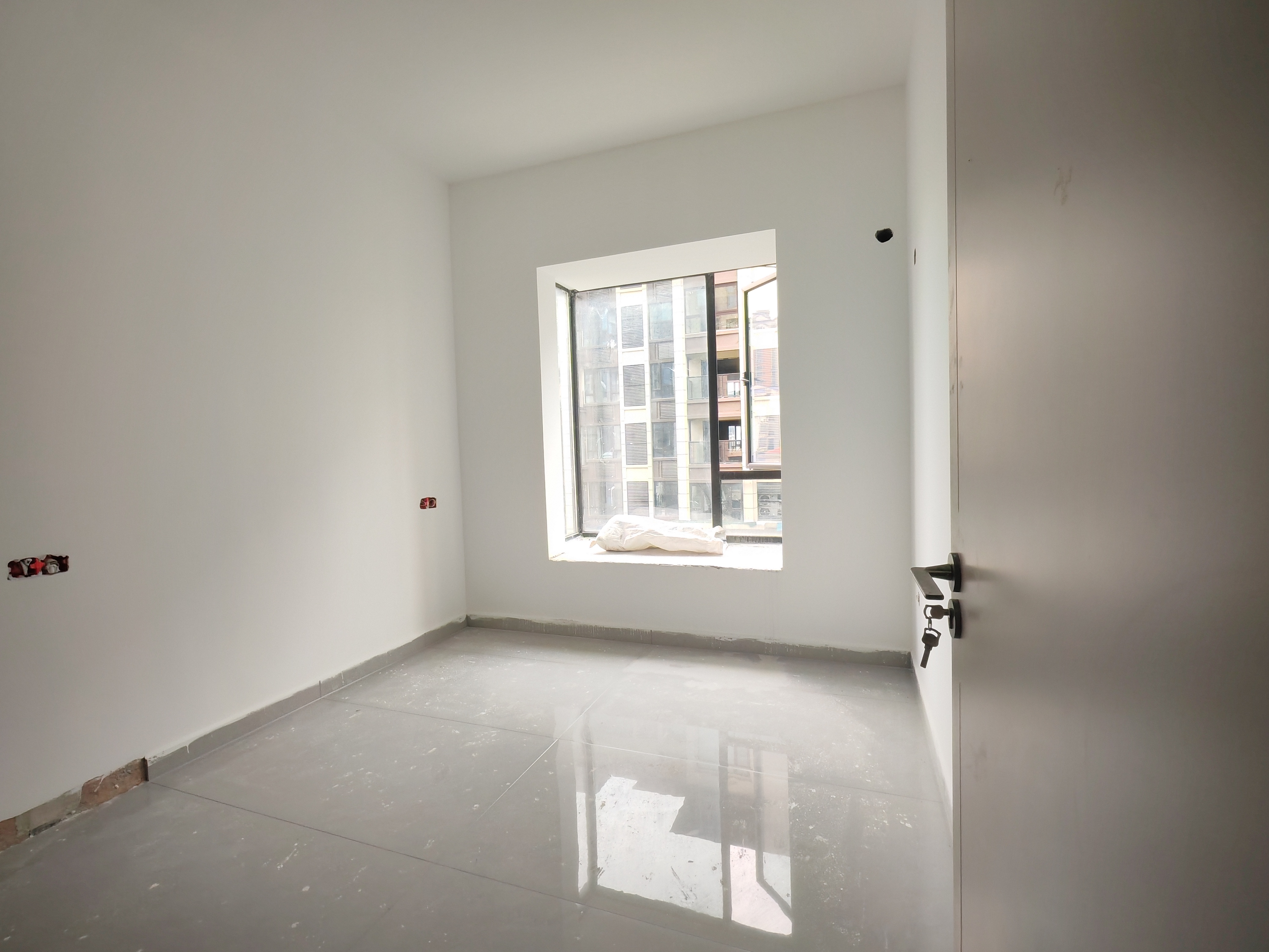 荣盛华府 4室2厅2卫 2800.0元/月 荣盛华府 4室2厅2卫 2800.0元/月室内图