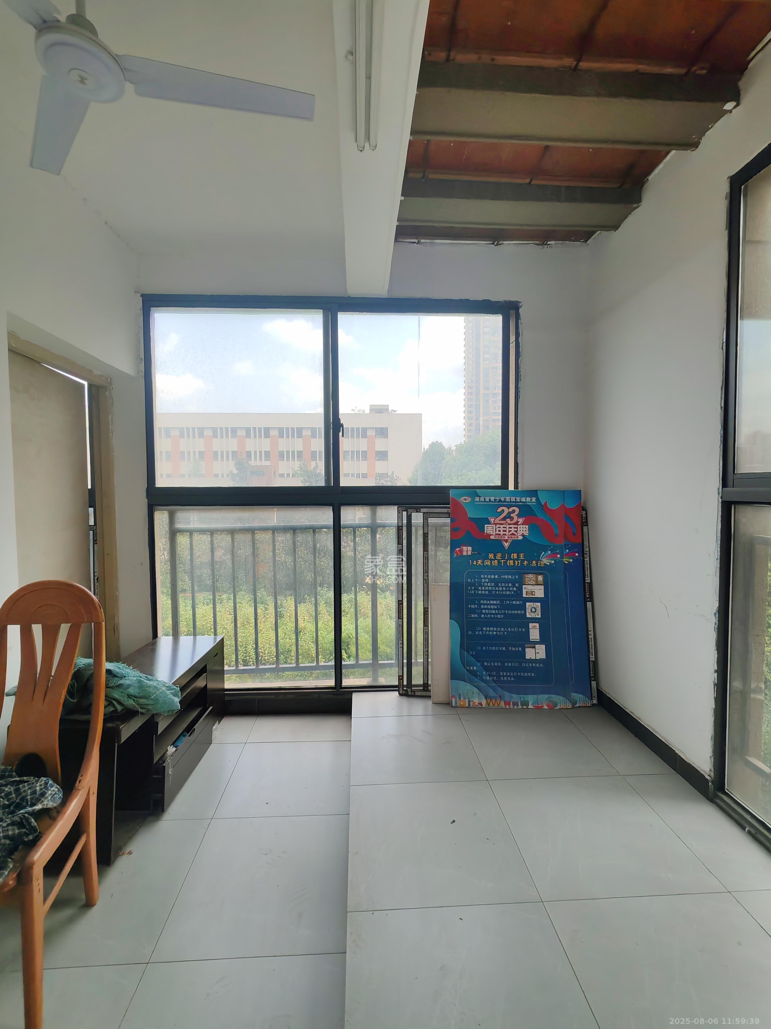 南枫时光 4室2厅2卫 3500.0元/月 南枫时光 4室2厅2卫 3500.0元/月室内图