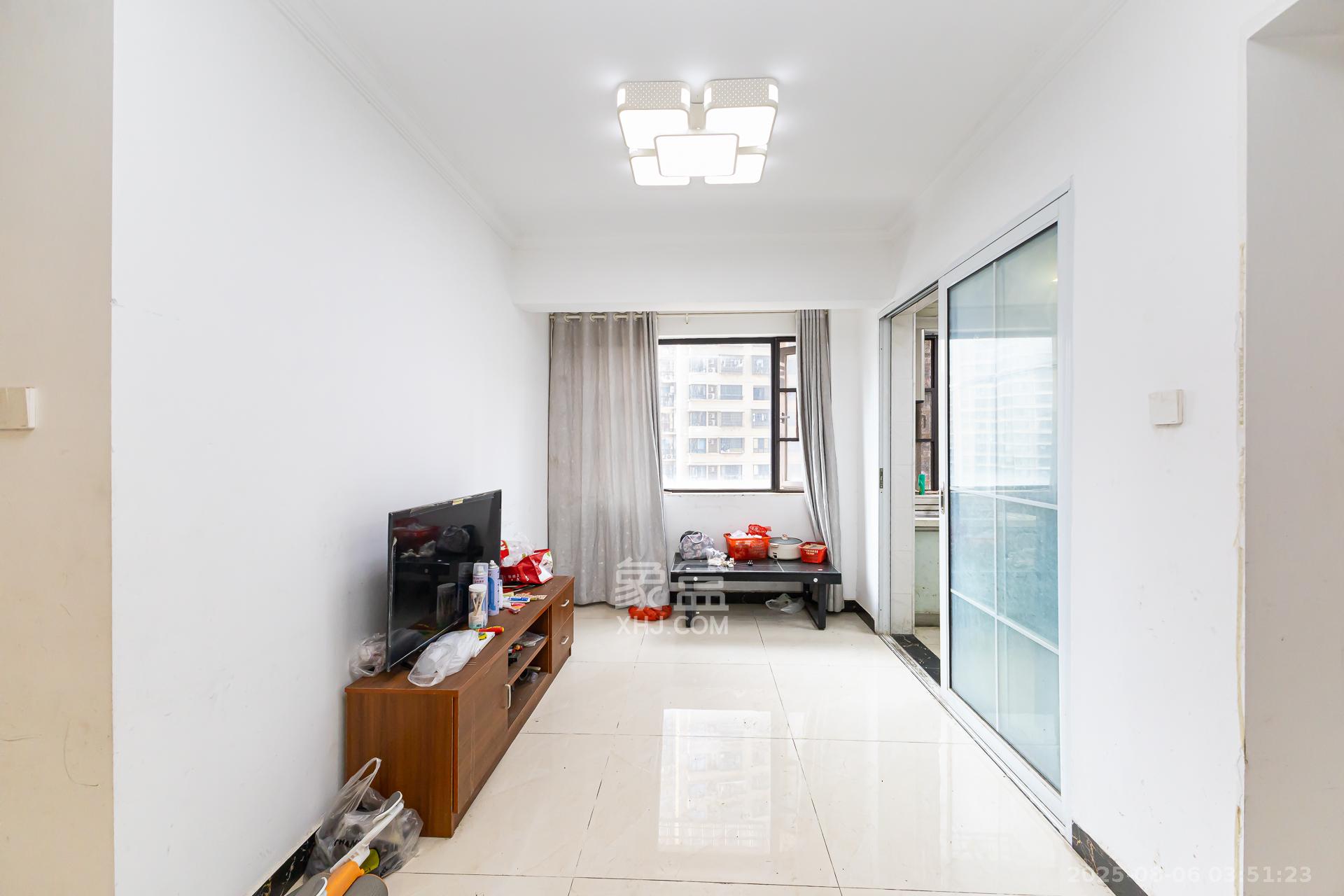 勤诚达境界城 4室2厅1卫 91.0万 勤诚达境界城 4室2厅1卫 91.0万客厅