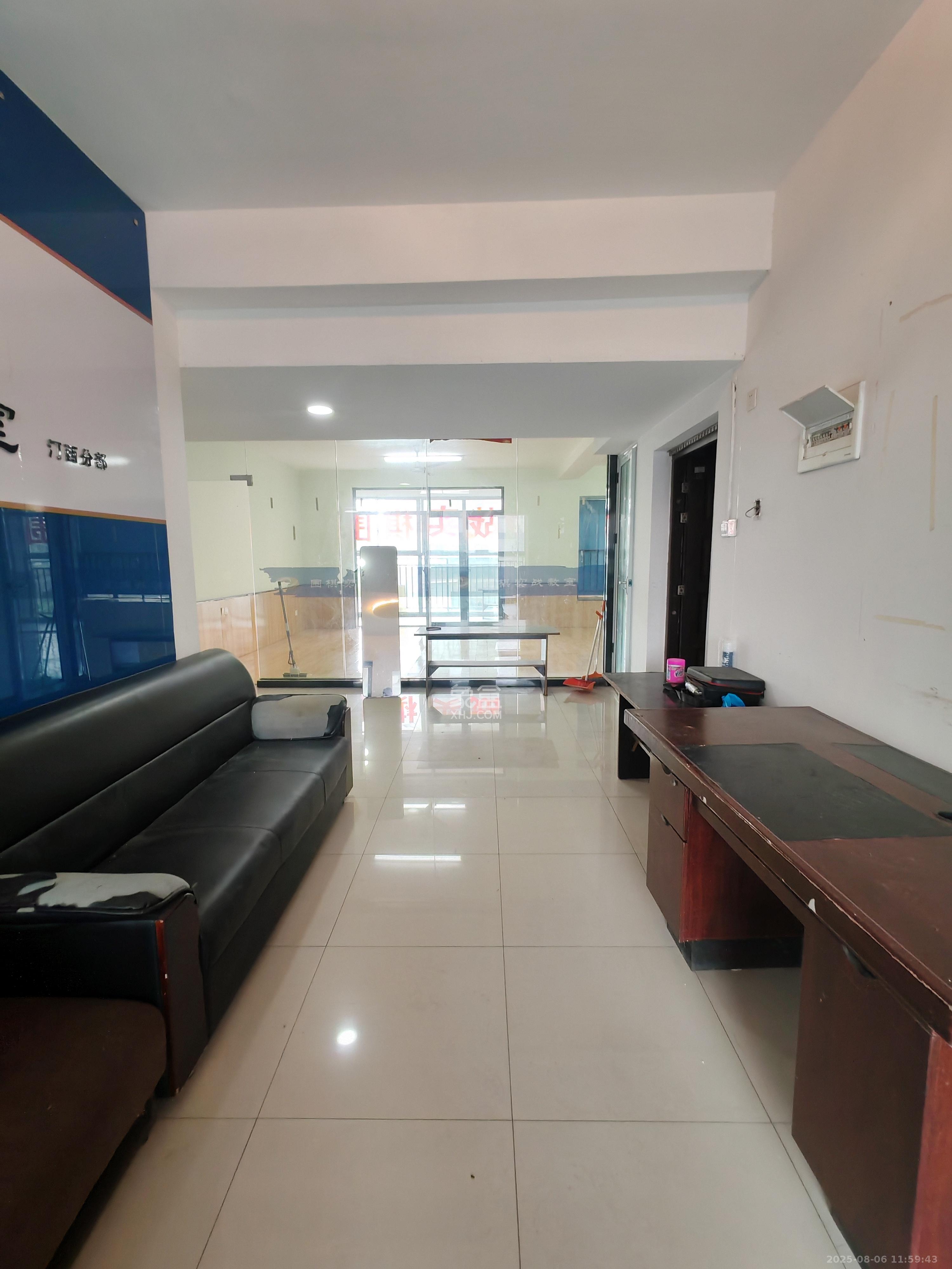 南枫时光 4室2厅2卫 3500.0元/月 南枫时光 4室2厅2卫 3500.0元/月室内图