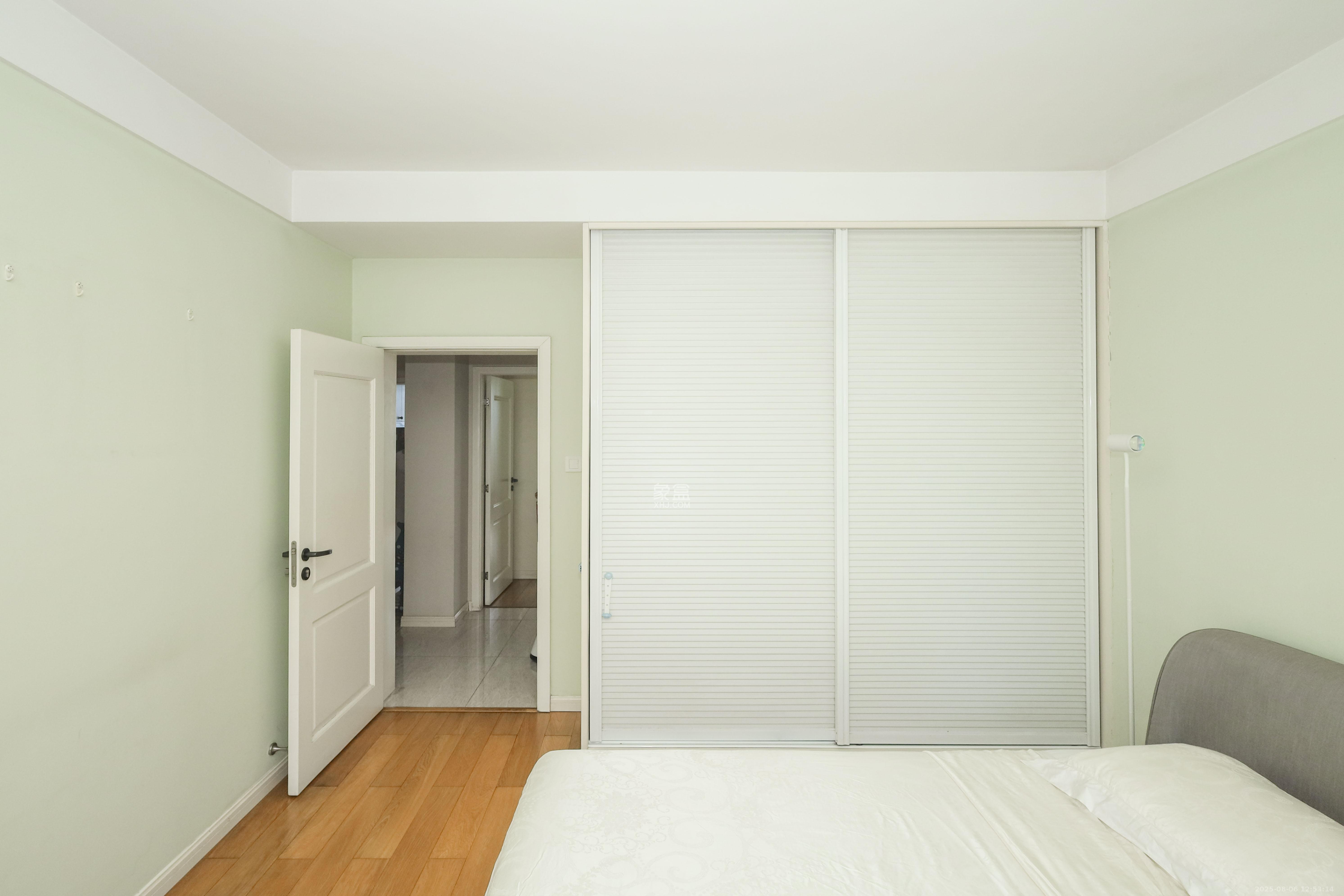 保利麓谷林语E区 3室2厅1卫 100.0万 保利麓谷林语E区 3室2厅1卫 100.0万卧室