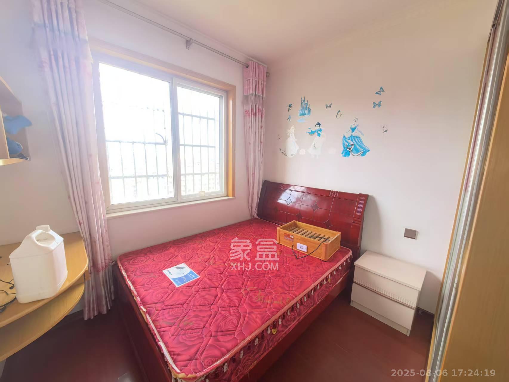 世景华庭  3室2厅2卫    1800.0元/月 世景华庭  3室2厅2卫    1800.0元/月室内图