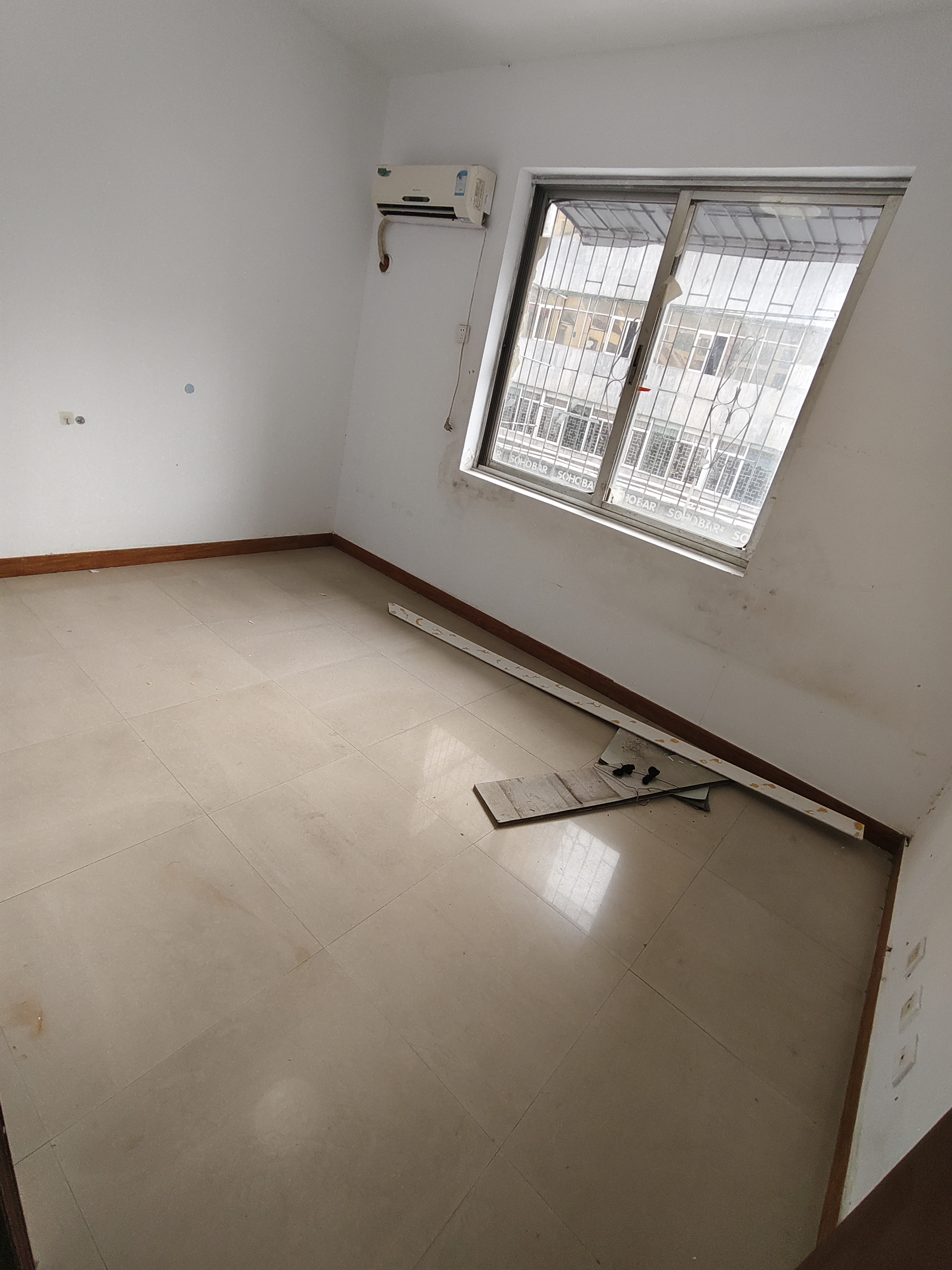 九都大厦 3室2厅2卫 2800.0元/月 九都大厦 3室2厅2卫 2800.0元/月室内图