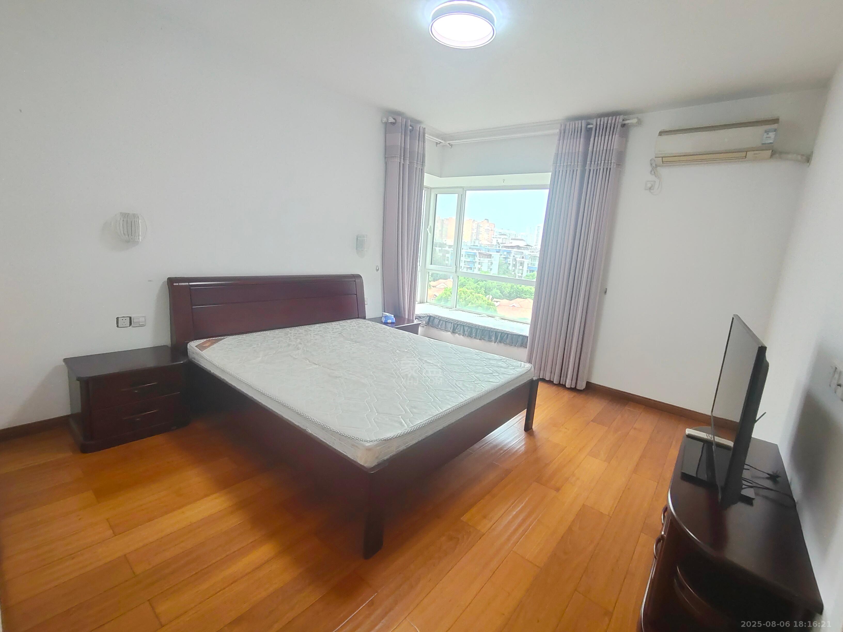 海创明珠花园 4室2厅2卫 3200.0元/月 海创明珠花园 4室2厅2卫 3200.0元/月室内图