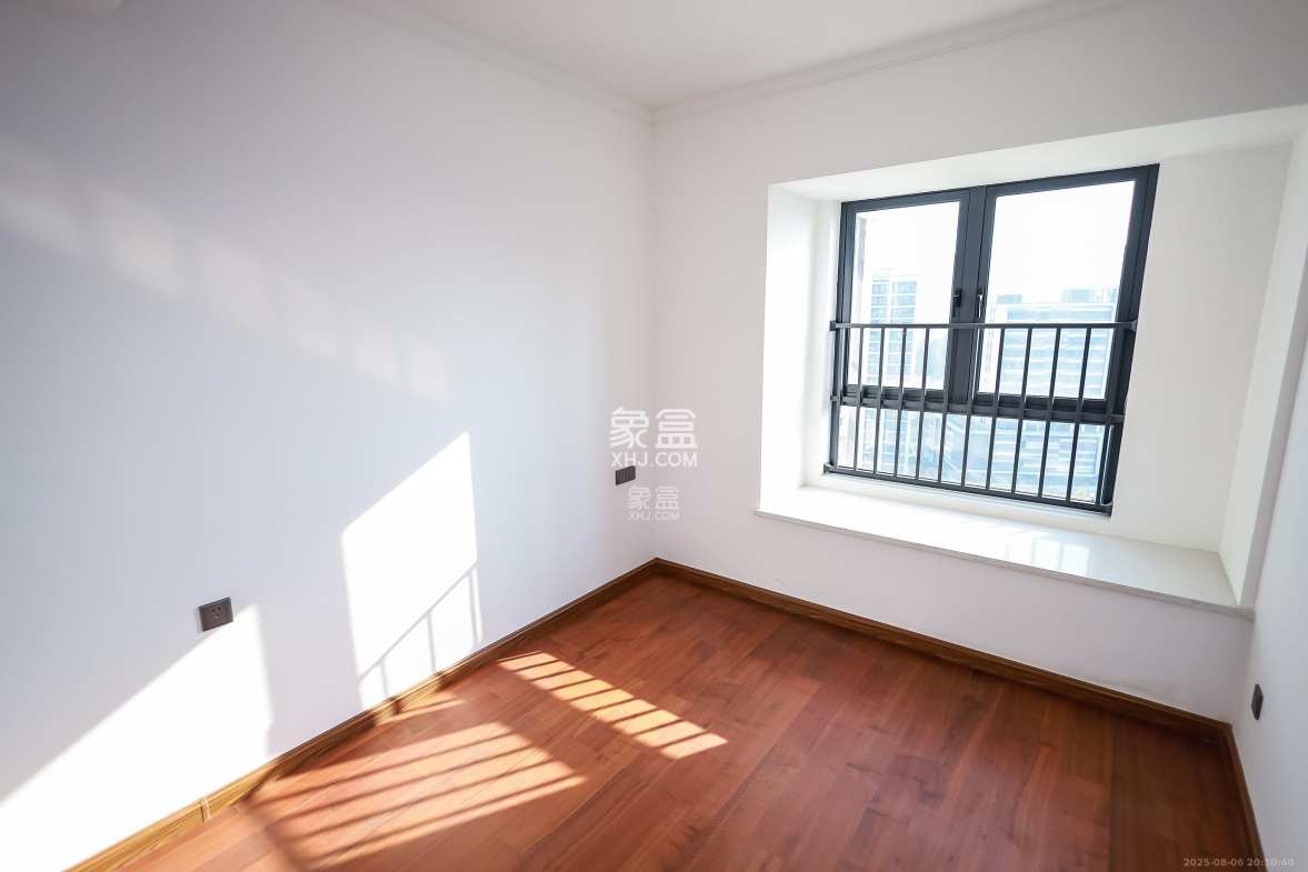 招商雍山湖 4室2厅2卫 3600.0元/月 招商雍山湖 4室2厅2卫 3600.0元/月室内图