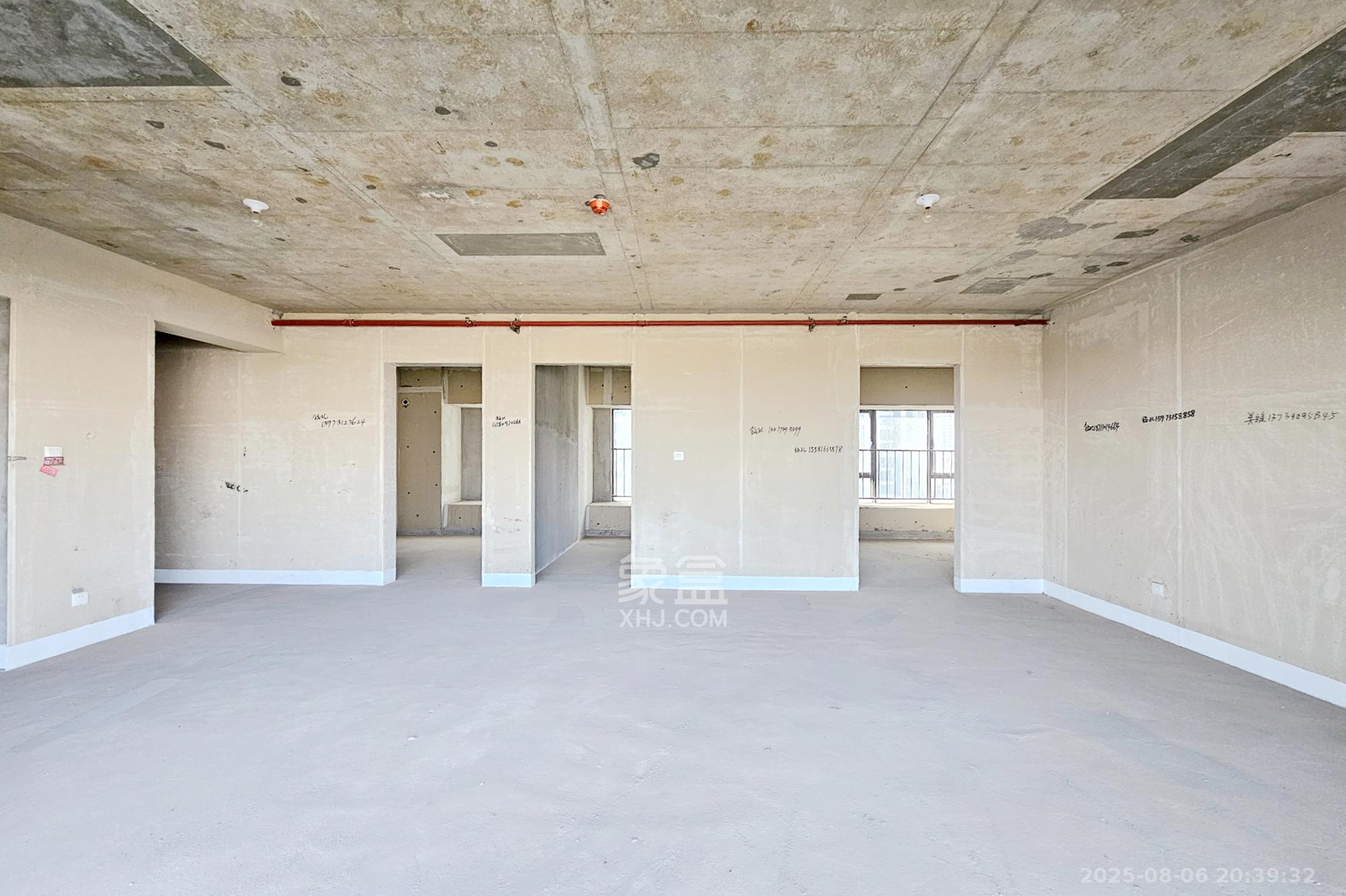 阳光城尚东湾凌云府 4室2厅2卫 185.0万 阳光城尚东湾凌云府 4室2厅2卫 185.0万客厅