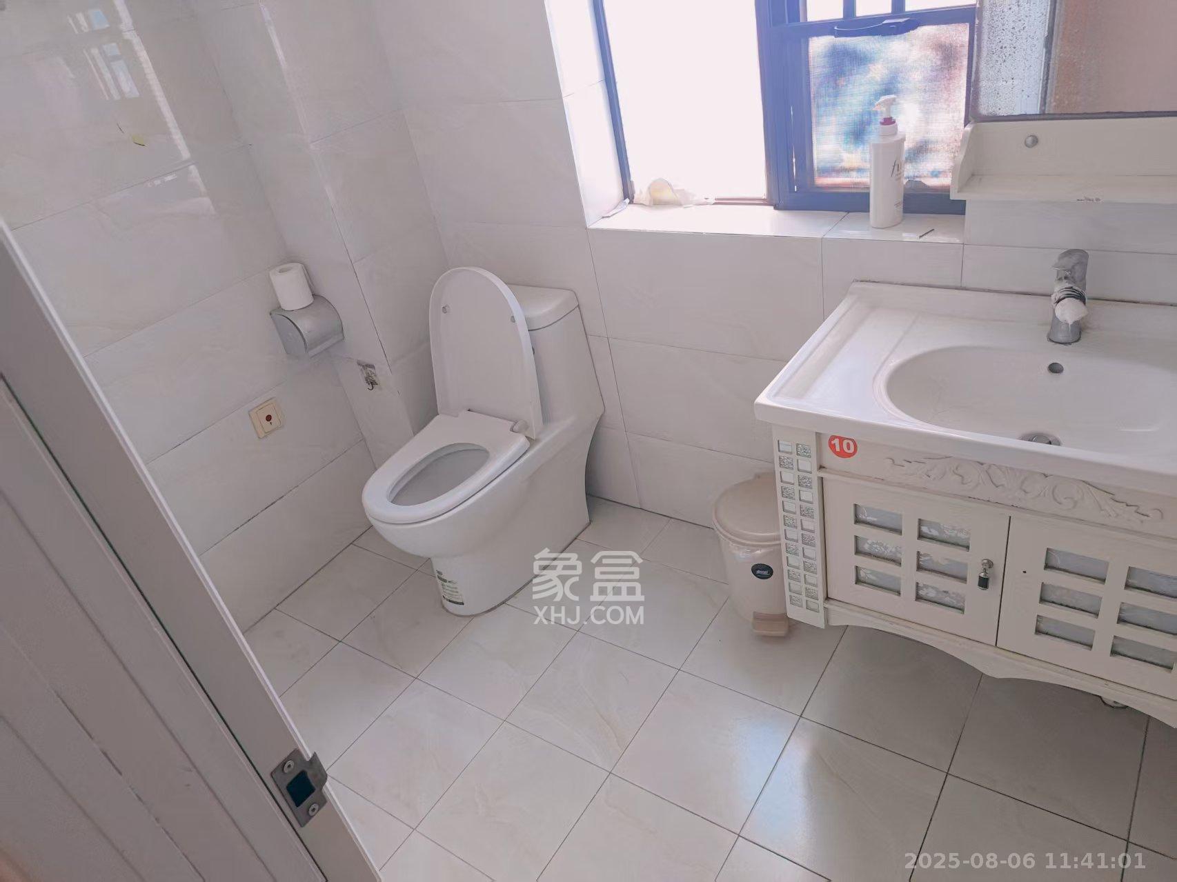 香江锦城  3室2厅1卫    2700.0元/月 香江锦城  3室2厅1卫    2700.0元/月室内图