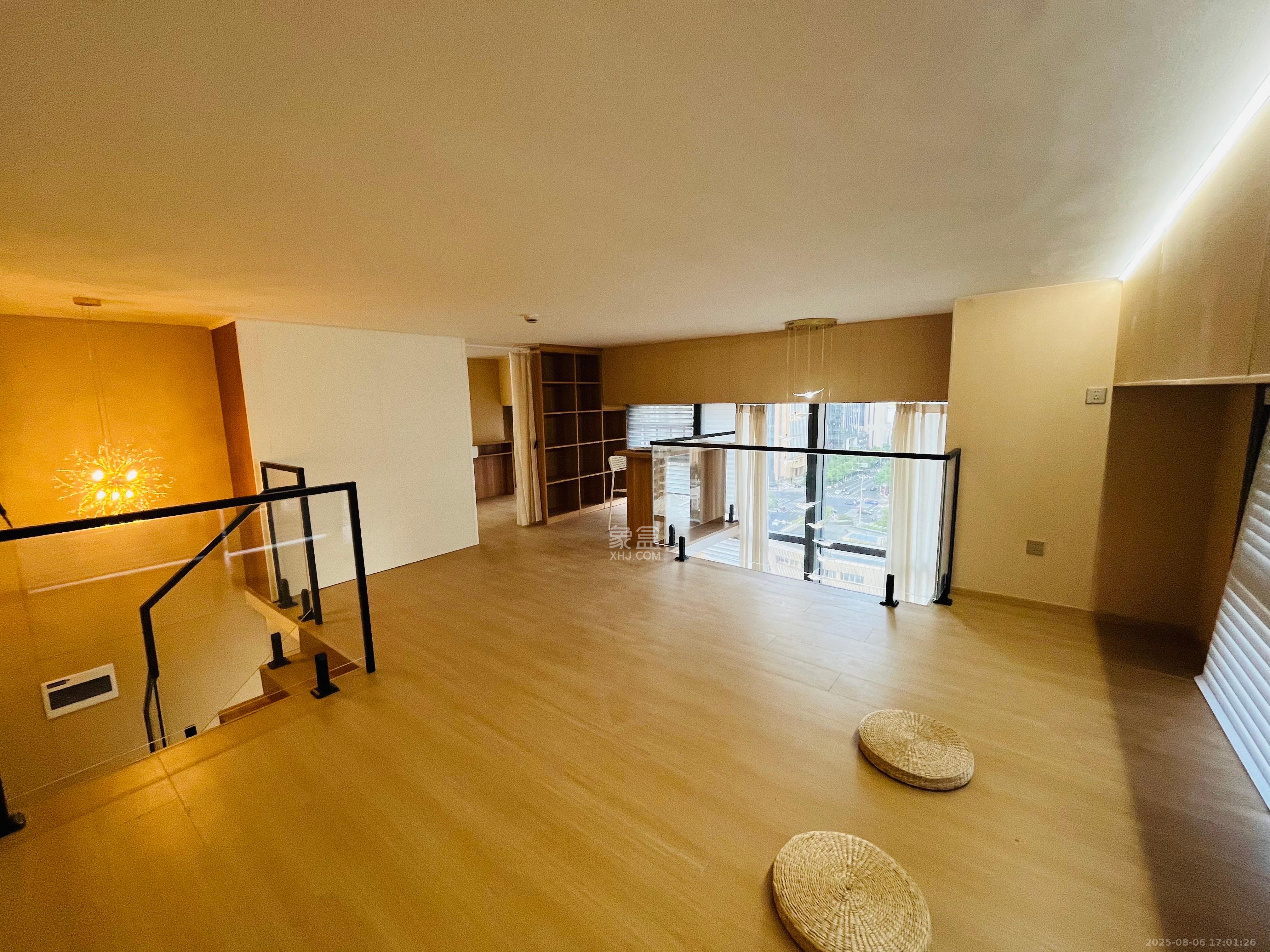 卓越中寰 2室1厅1卫 4000.0元/月 卓越中寰 2室1厅1卫 4000.0元/月室内图