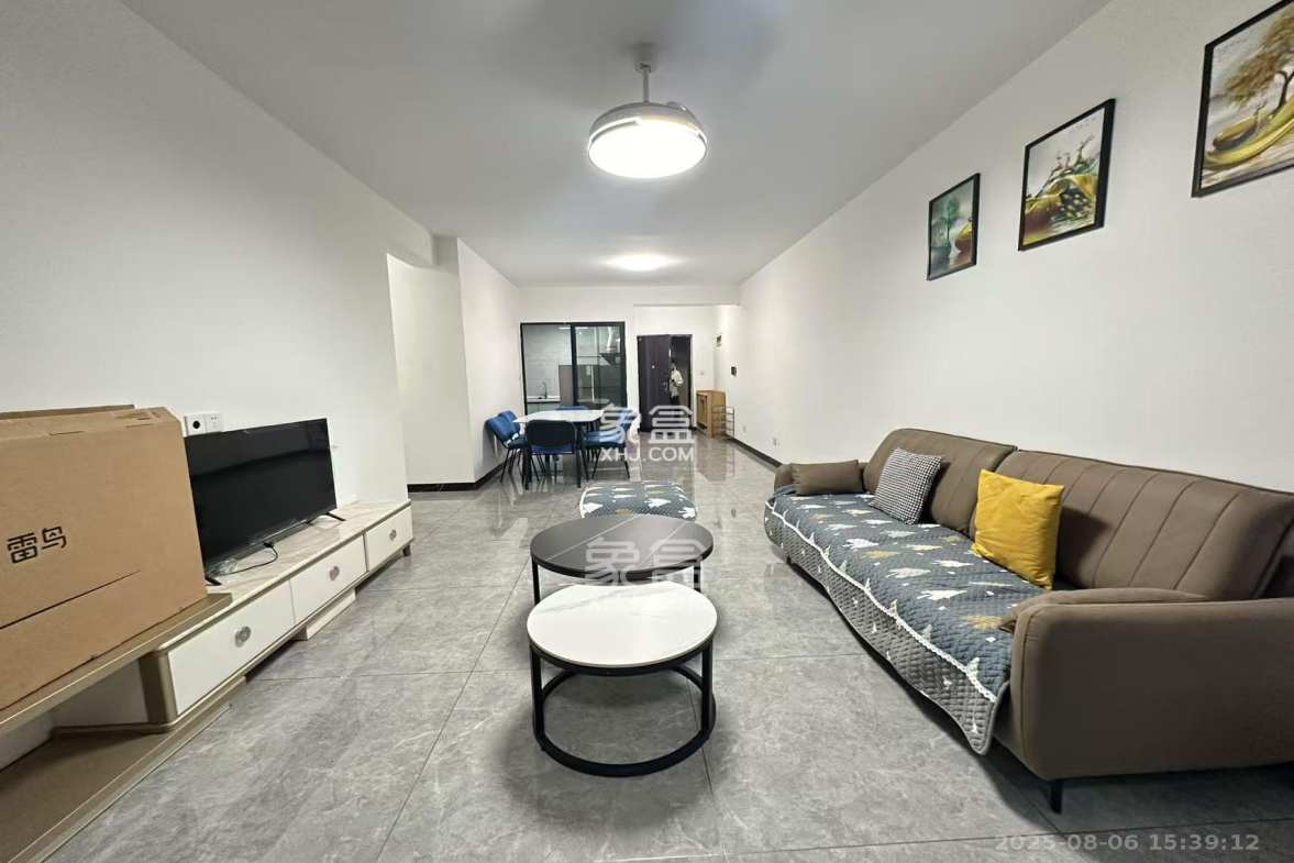 保利大都汇四期  3室2厅2卫    3500.0元/月 保利大都汇四期  3室2厅2卫    3500.0元/月室内图