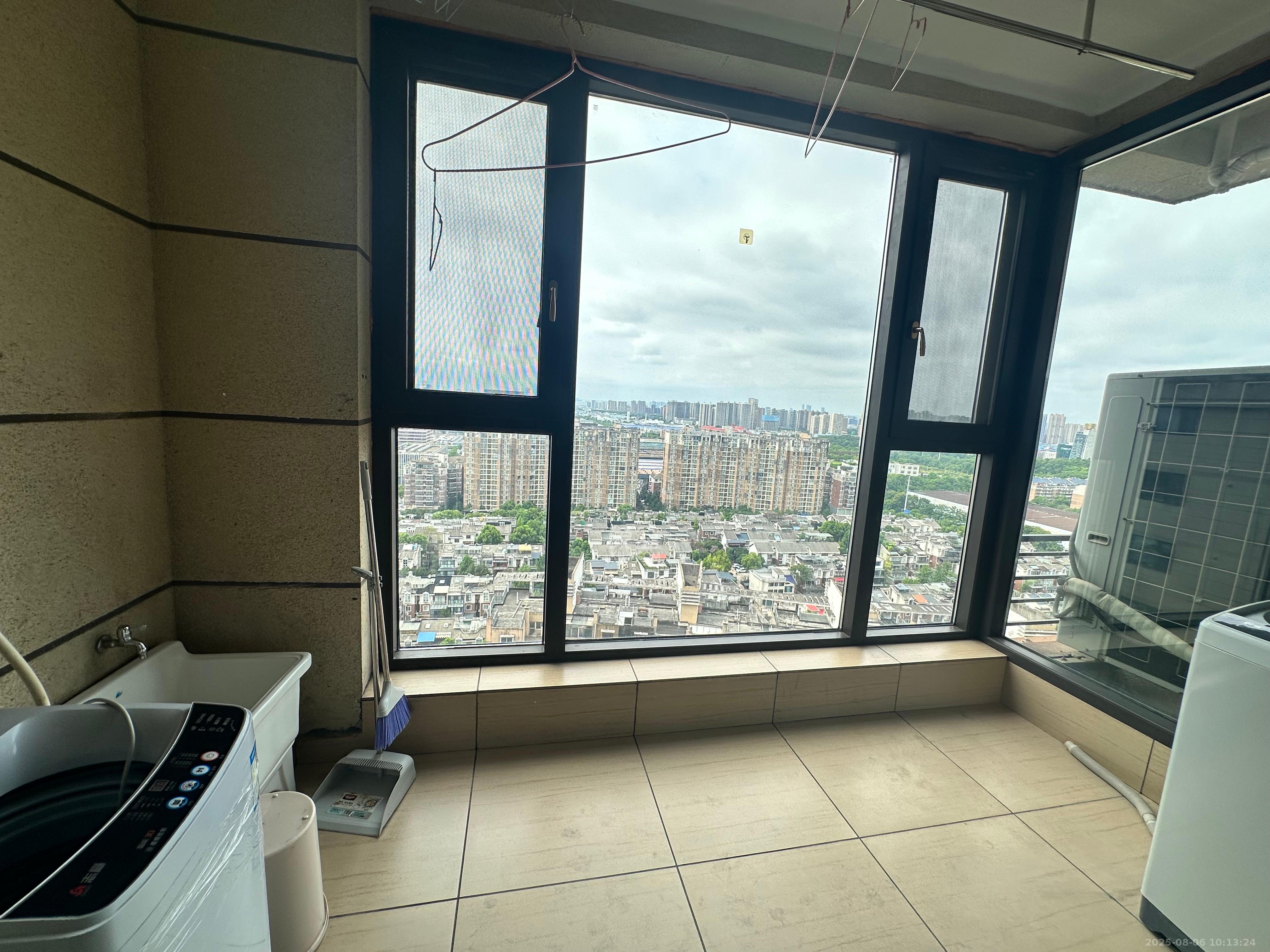 碧桂园中央花园 3室2厅2卫 2100.0元/月 碧桂园中央花园 3室2厅2卫 2100.0元/月室内图