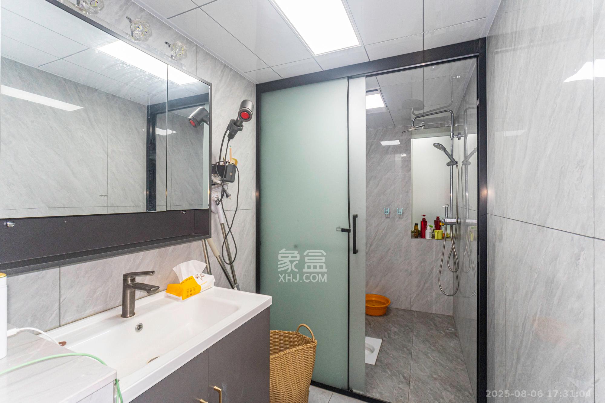 盛地东方芯府 3室2厅1卫 79.8万 盛地东方芯府 3室2厅1卫 79.8万卫生间