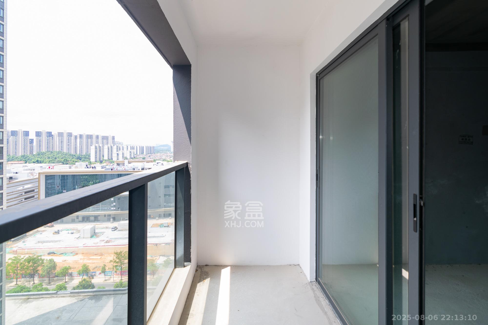 中交凤鸣九章  3室2厅2卫    85.0万阳台