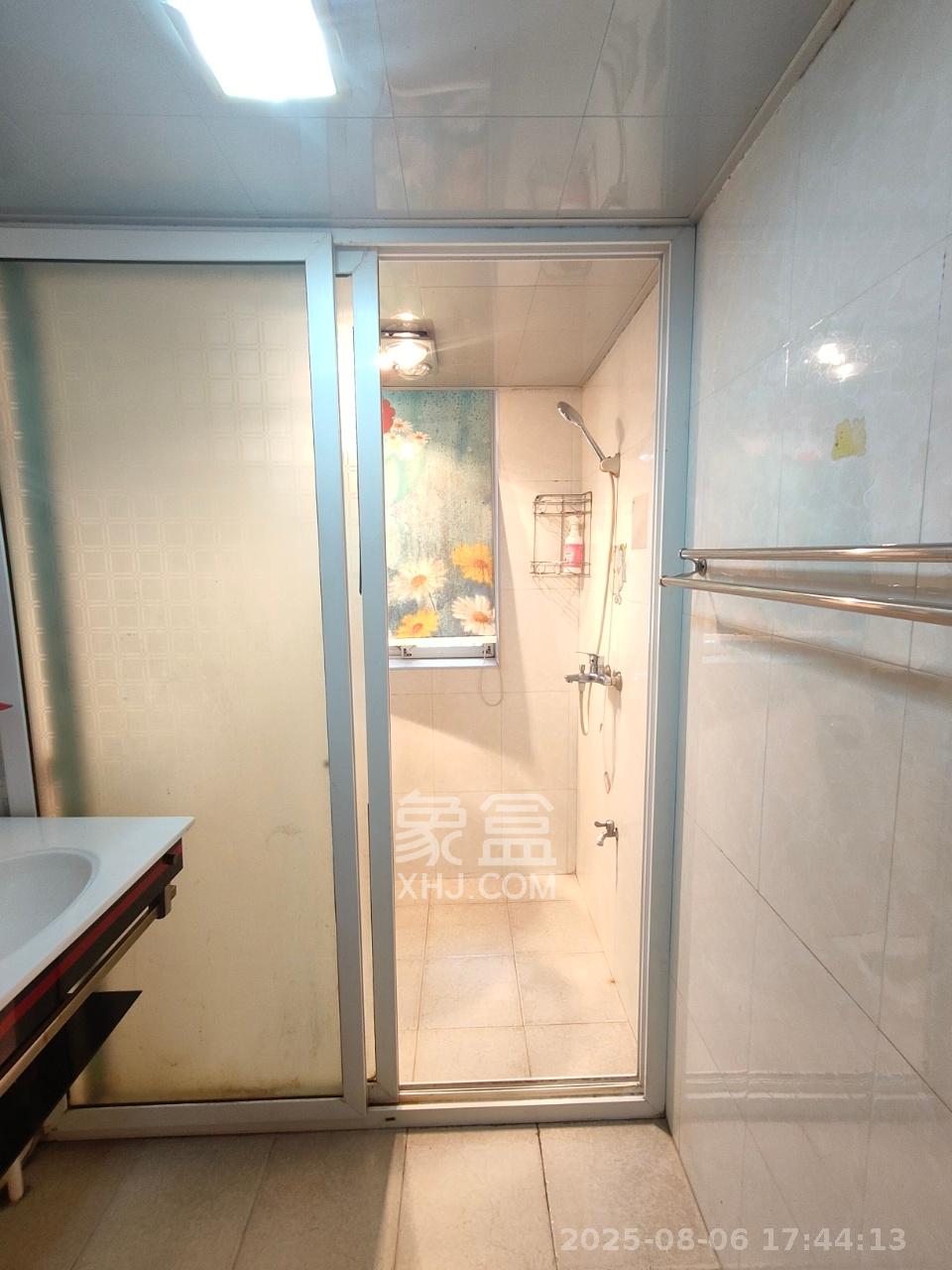 圣力华苑 2室2厅1卫 1500.0元/月 圣力华苑 2室2厅1卫 1500.0元/月室内图