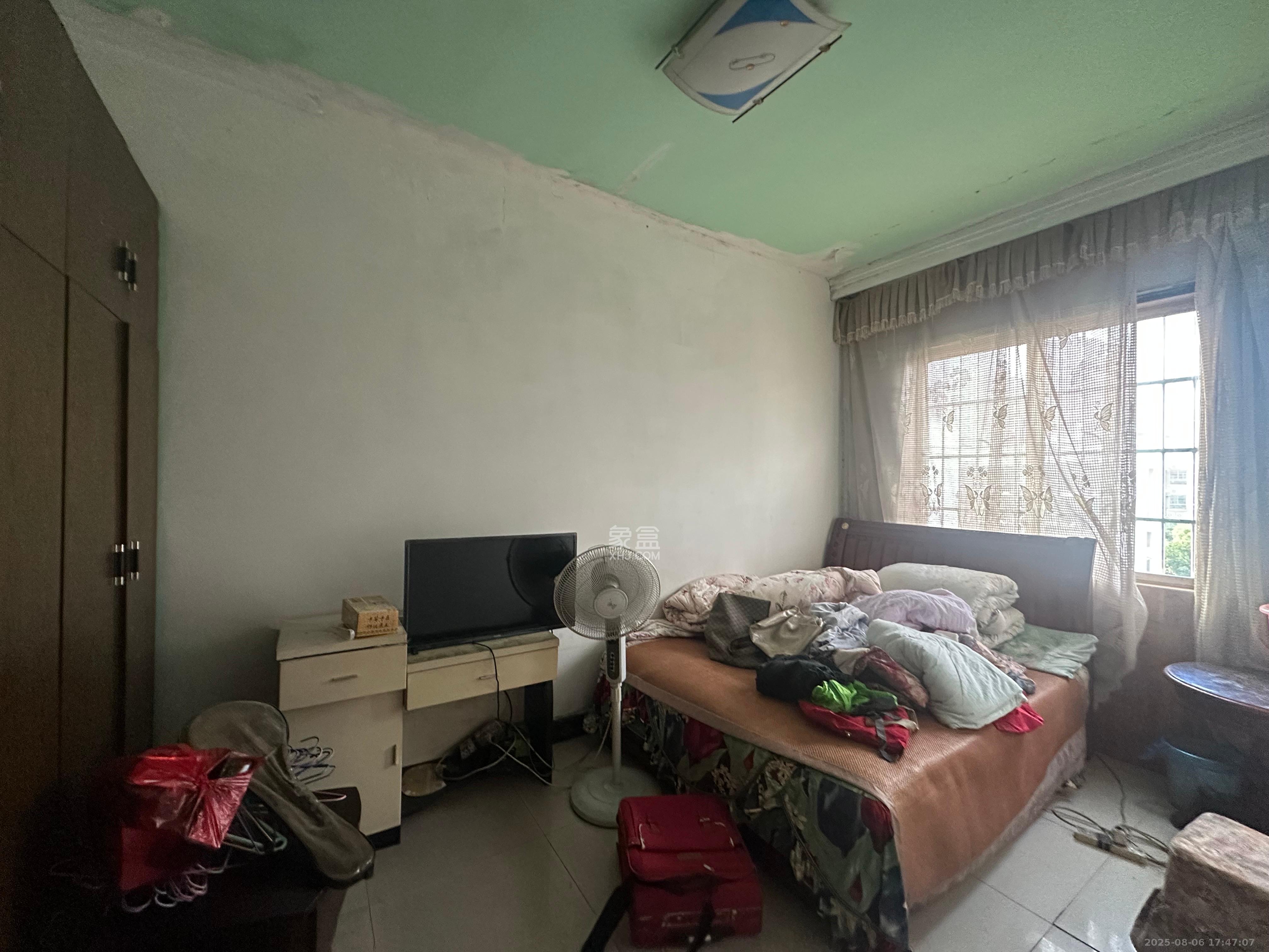 中南汽车世界  3室2厅2卫    1200.0元/月室内图