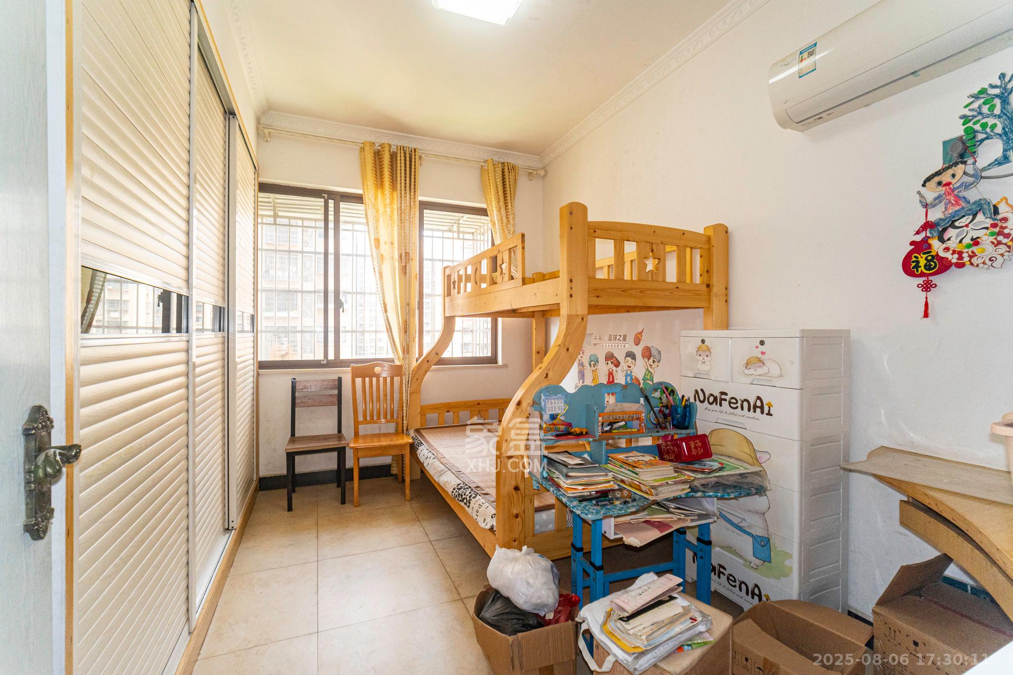 四季星城  3室2厅2卫    66.0万 四季星城  3室2厅2卫    66.0万卧室