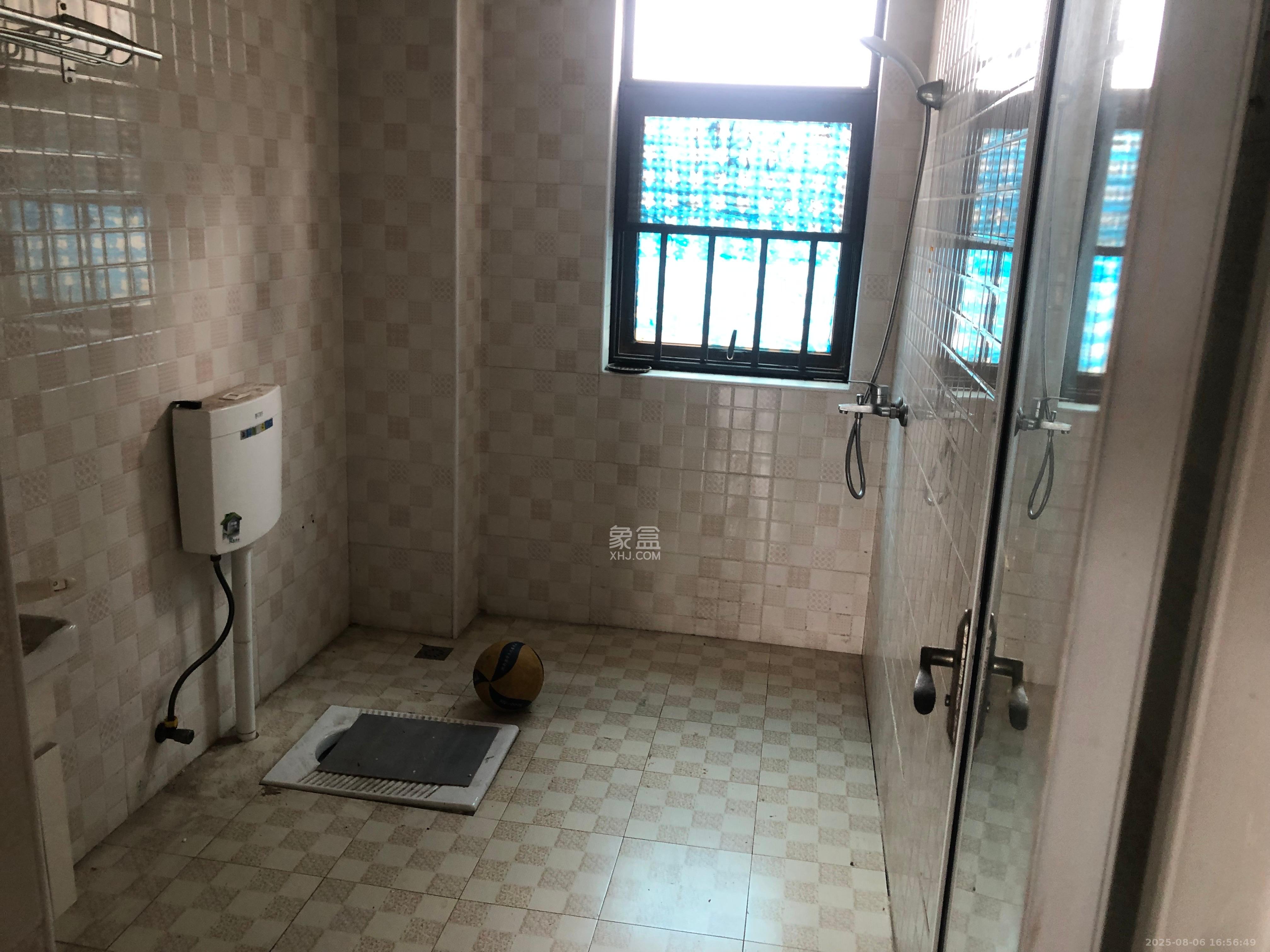 阳光城尚东湾学园区 3室2厅2卫 2300.0元/月 阳光城尚东湾学园区 3室2厅2卫 2300.0元/月室内图