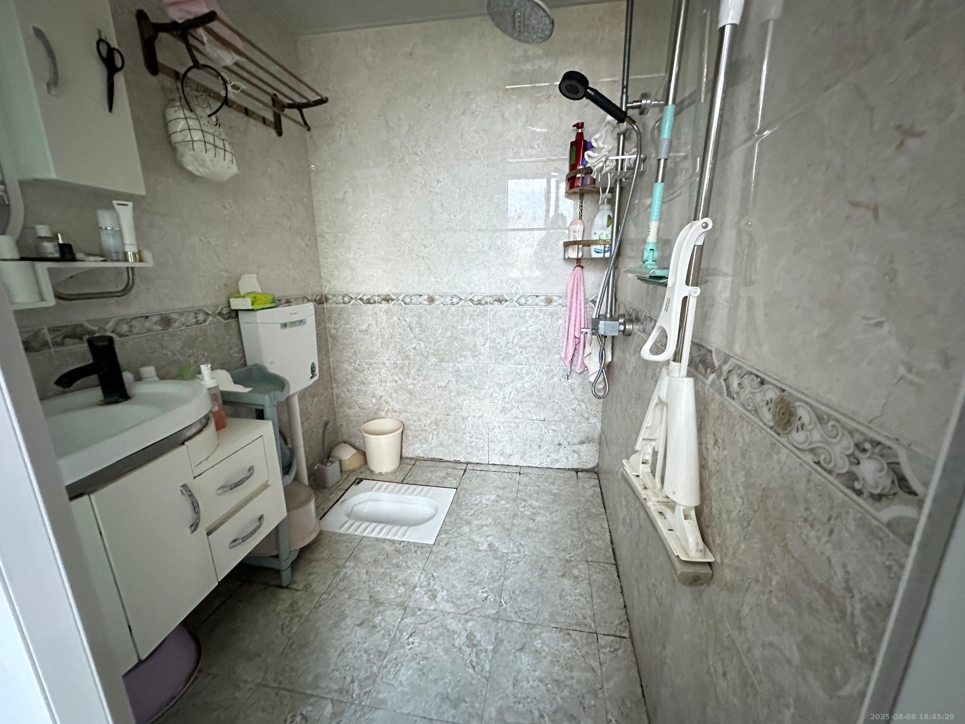艾美潇湘  1室1厅1卫   1600.00元/月室内图