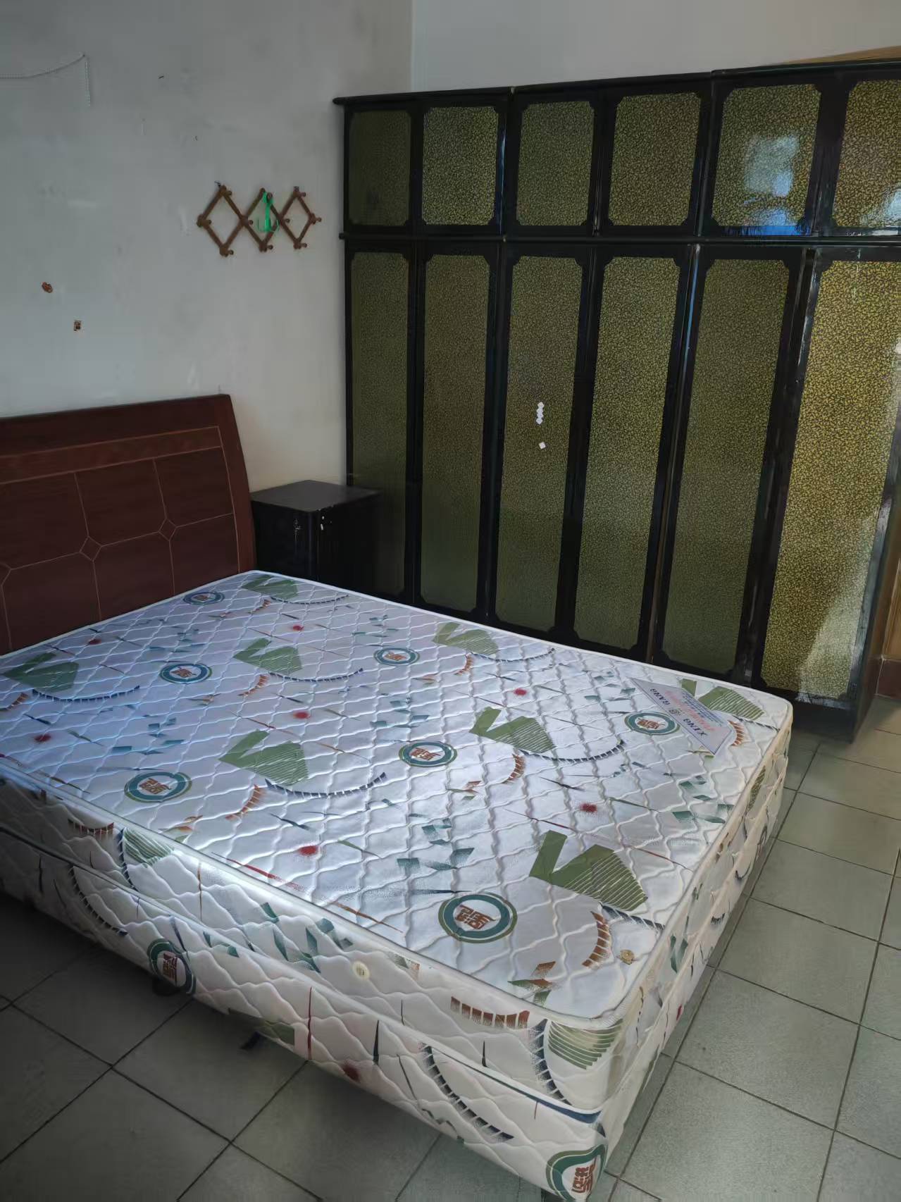 卫生局家属楼  3室2厅1卫    1200.0元/月