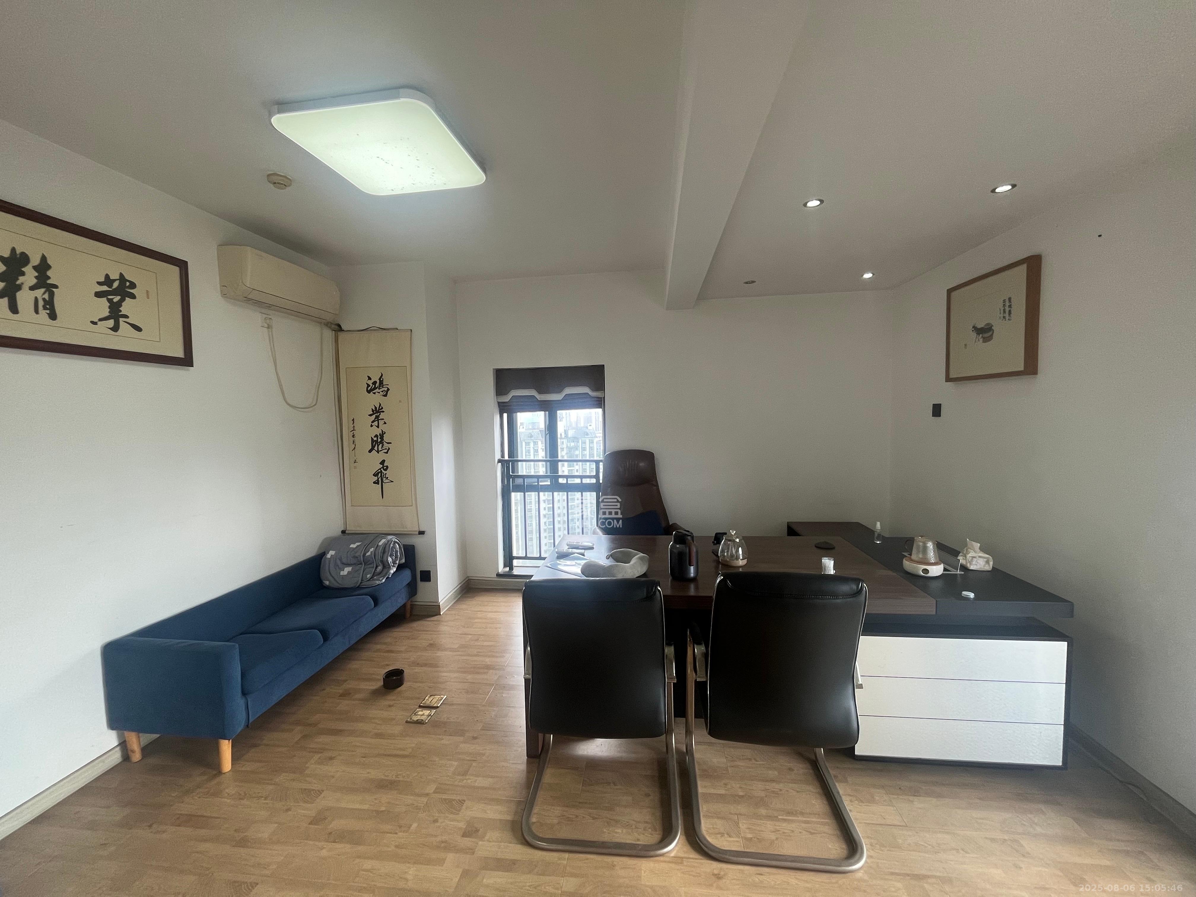 星大峰汇商务楼 3室2厅2卫 3500.0元/月 星大峰汇商务楼 3室2厅2卫 3500.0元/月室内图