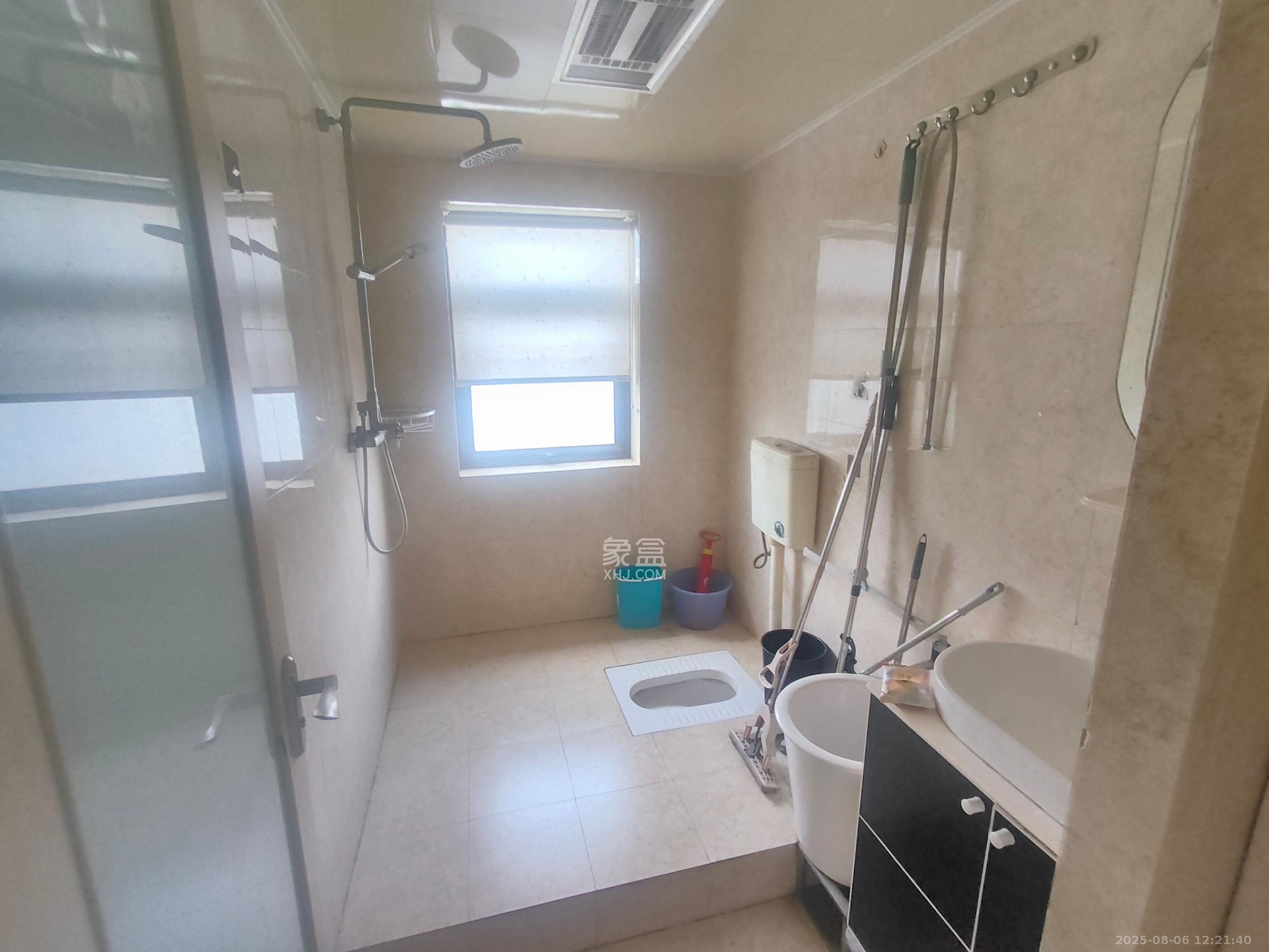 上东辛顿公寓 3室2厅2卫 2600.0元/月 上东辛顿公寓 3室2厅2卫 2600.0元/月室内图