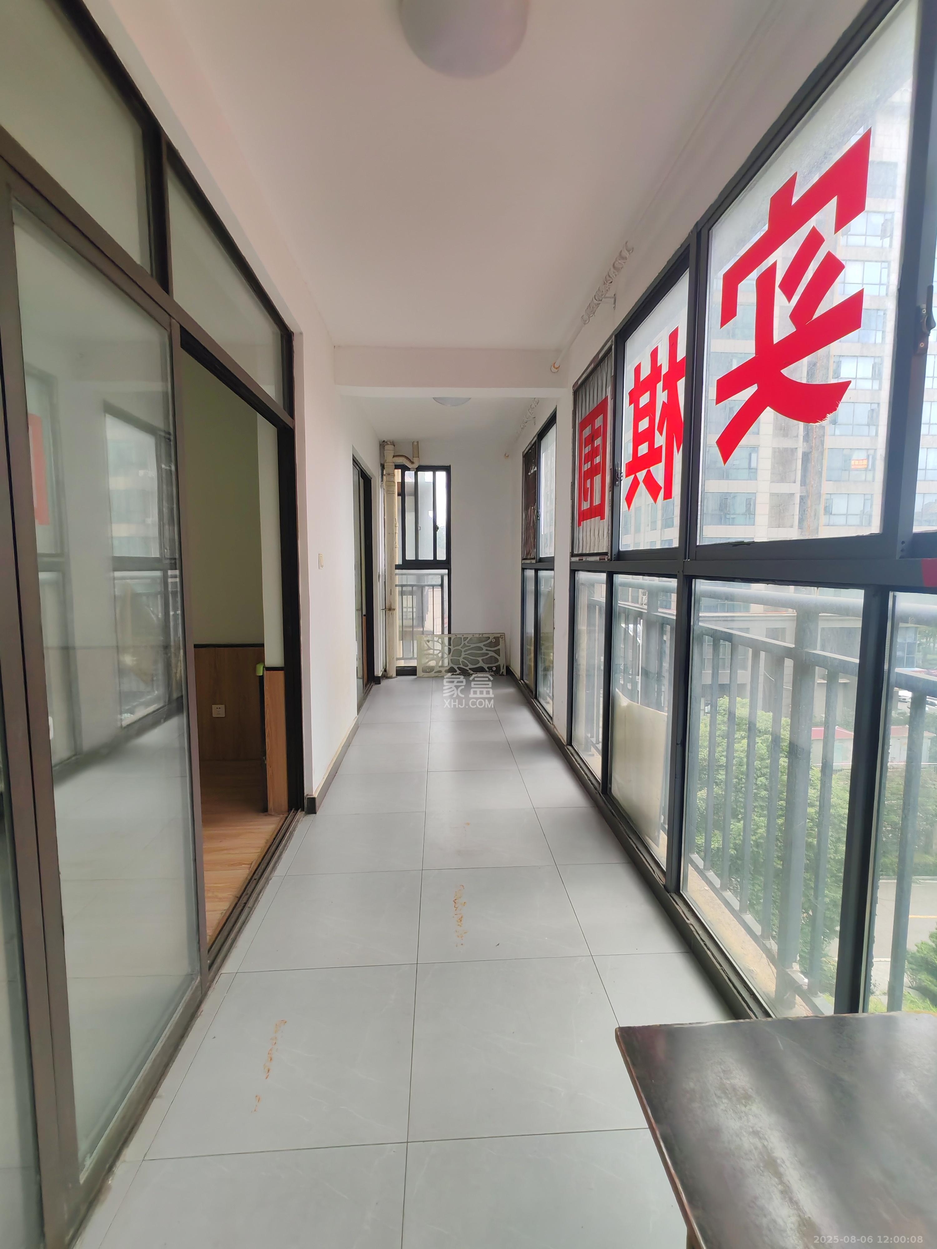 南枫时光 4室2厅2卫 3500.0元/月 南枫时光 4室2厅2卫 3500.0元/月室内图