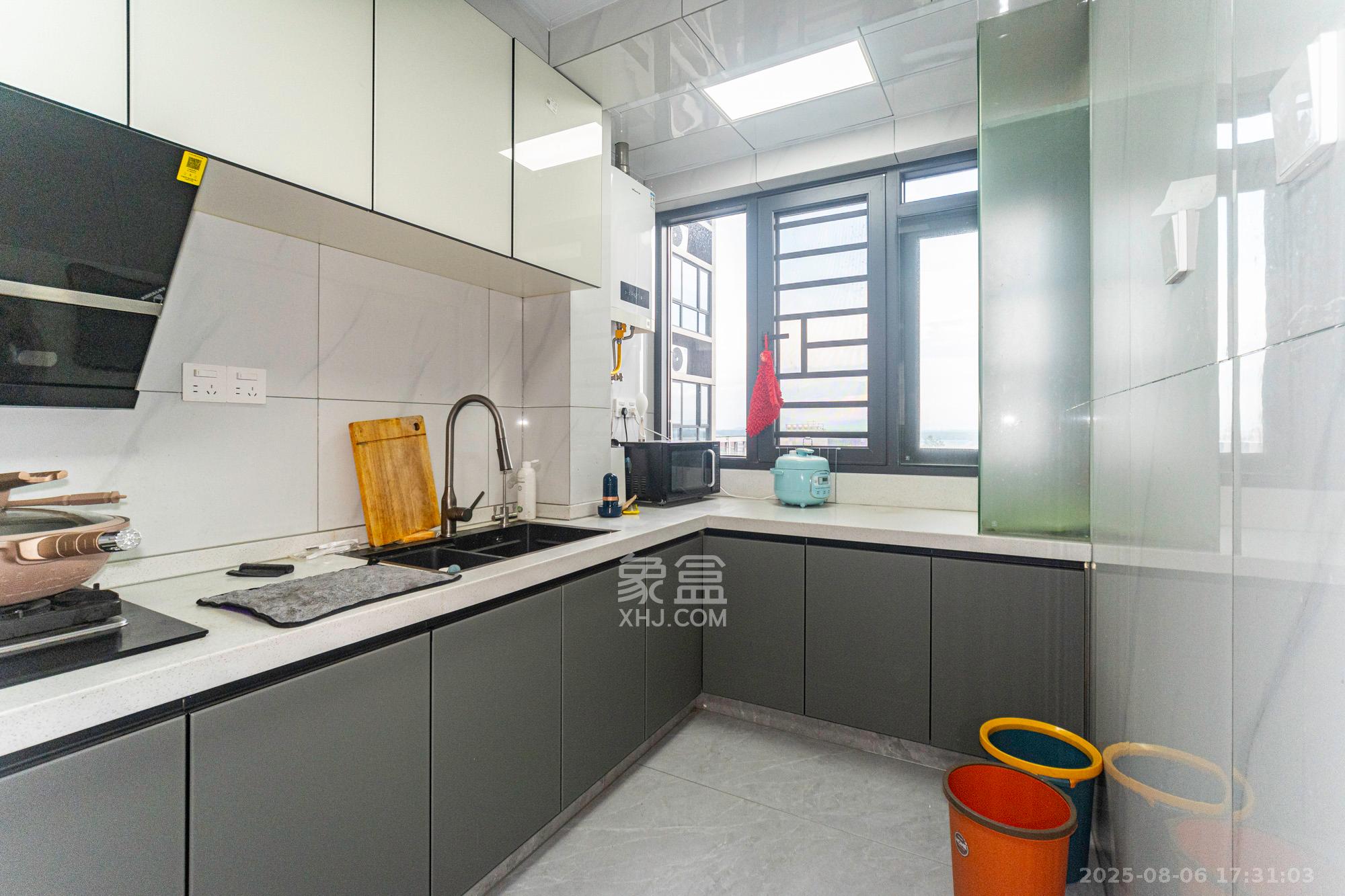 盛地东方芯府 3室2厅1卫 79.8万 盛地东方芯府 3室2厅1卫 79.8万厨房