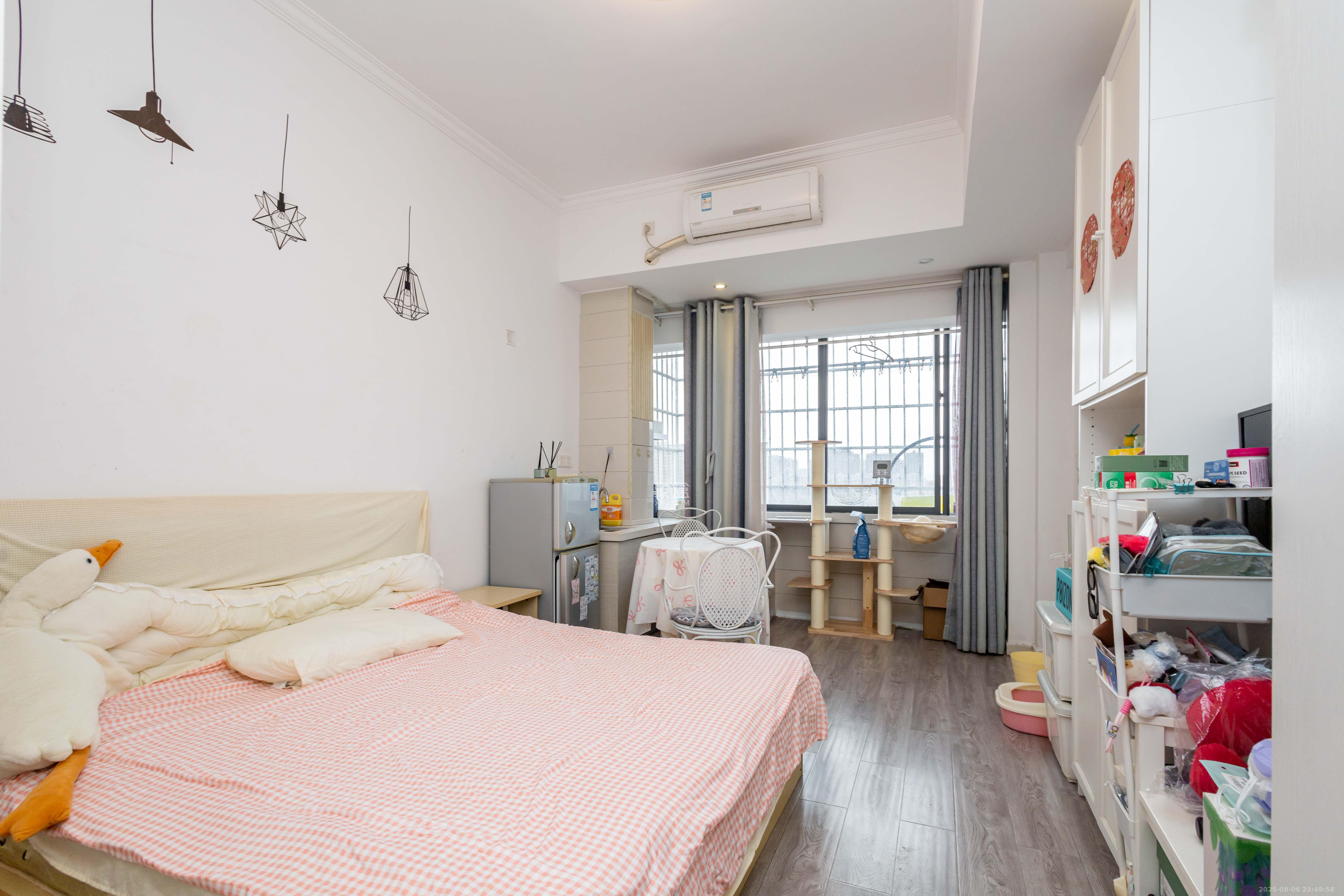 佐佑大厦  1室1厅1卫    13.8万客厅