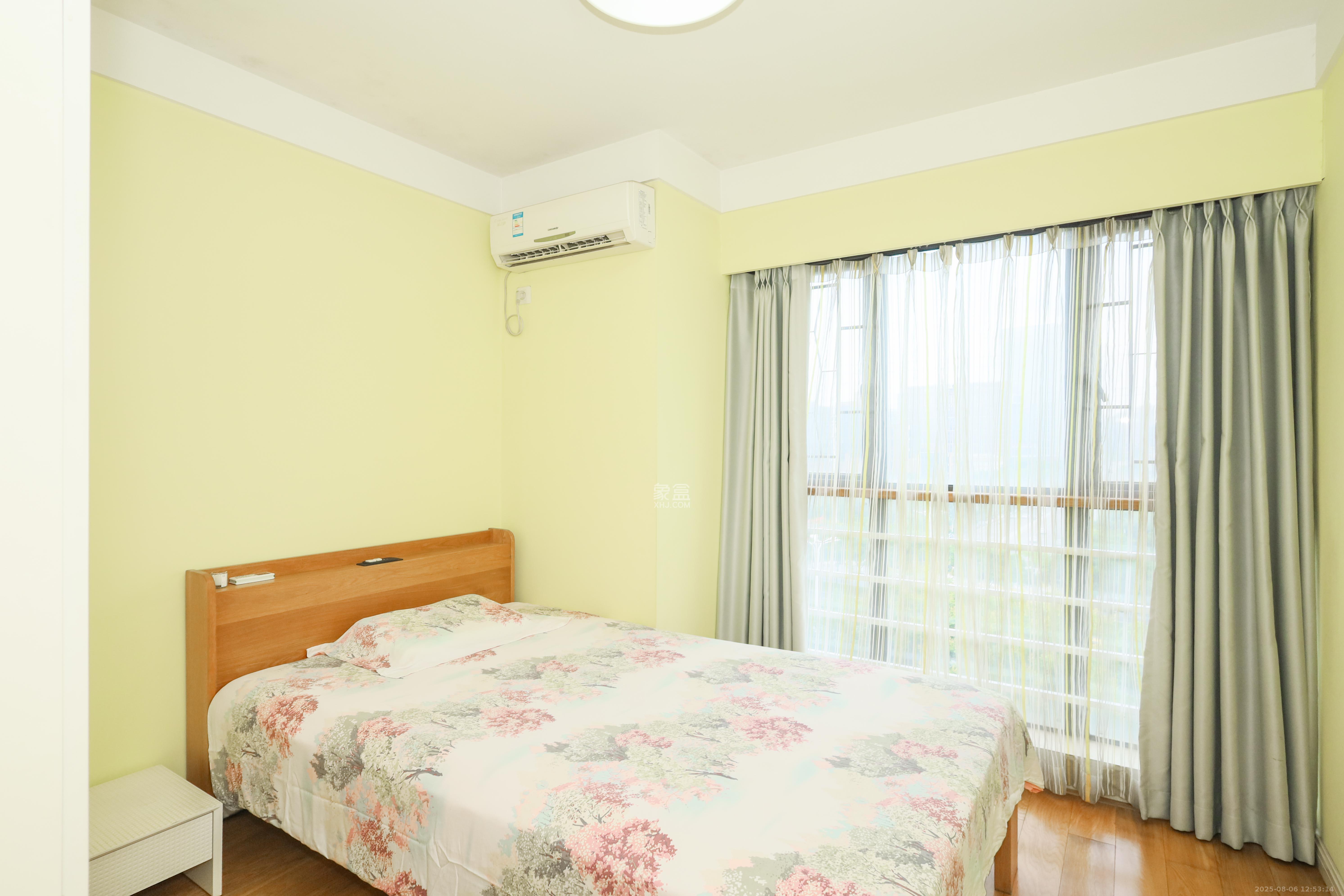 保利麓谷林语E区 3室2厅1卫 100.0万 保利麓谷林语E区 3室2厅1卫 100.0万卧室