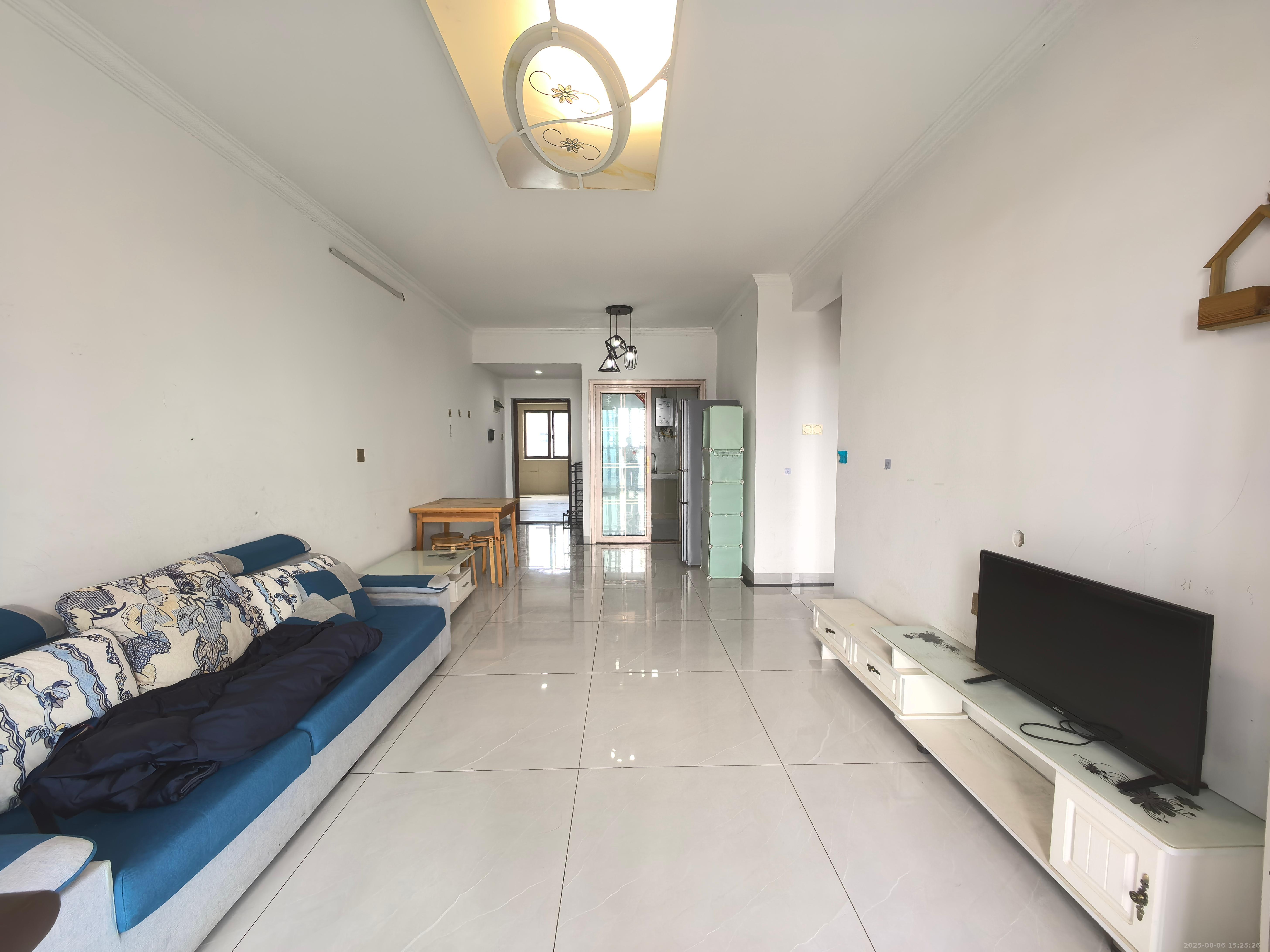 华润置地广场二期 3室2厅2卫 2100.0元/月 华润置地广场二期 3室2厅2卫 2100.0元/月室内图