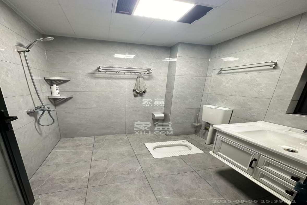 保利大都汇四期  3室2厅2卫    3500.0元/月 保利大都汇四期  3室2厅2卫    3500.0元/月室内图