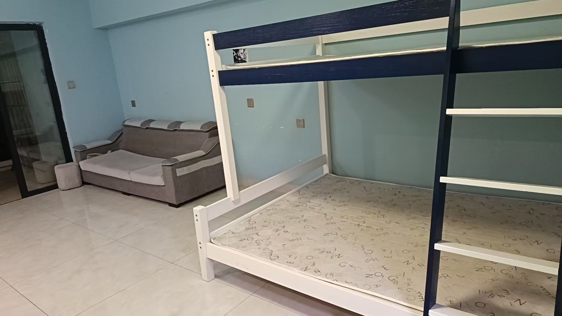 御江帝景 1室1厅1卫 1200.0元/月 御江帝景 1室1厅1卫 1200.0元/月室内图