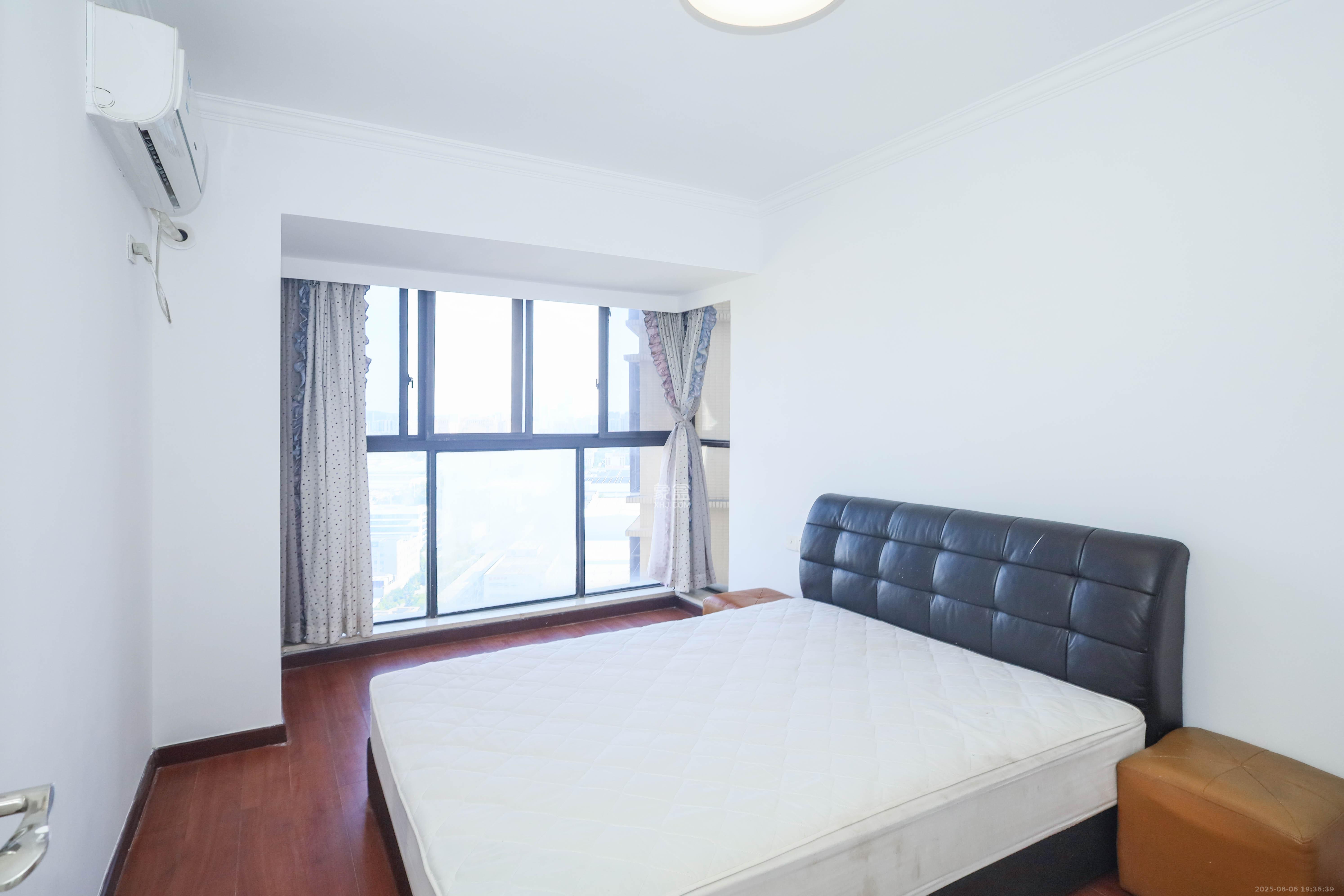 保利麓谷林语F区  3室2厅2卫    106.0万 保利麓谷林语F区  3室2厅2卫    106.0万卧室