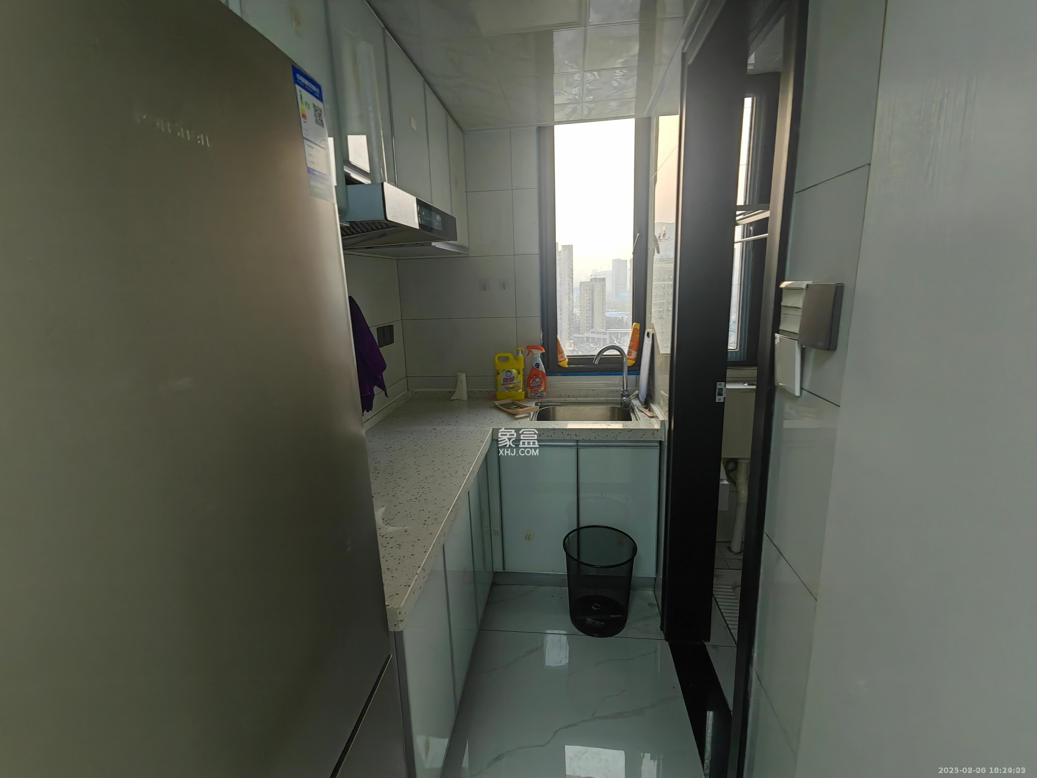 绿洲花园  1室1厅1卫    1800.0元/月室内图